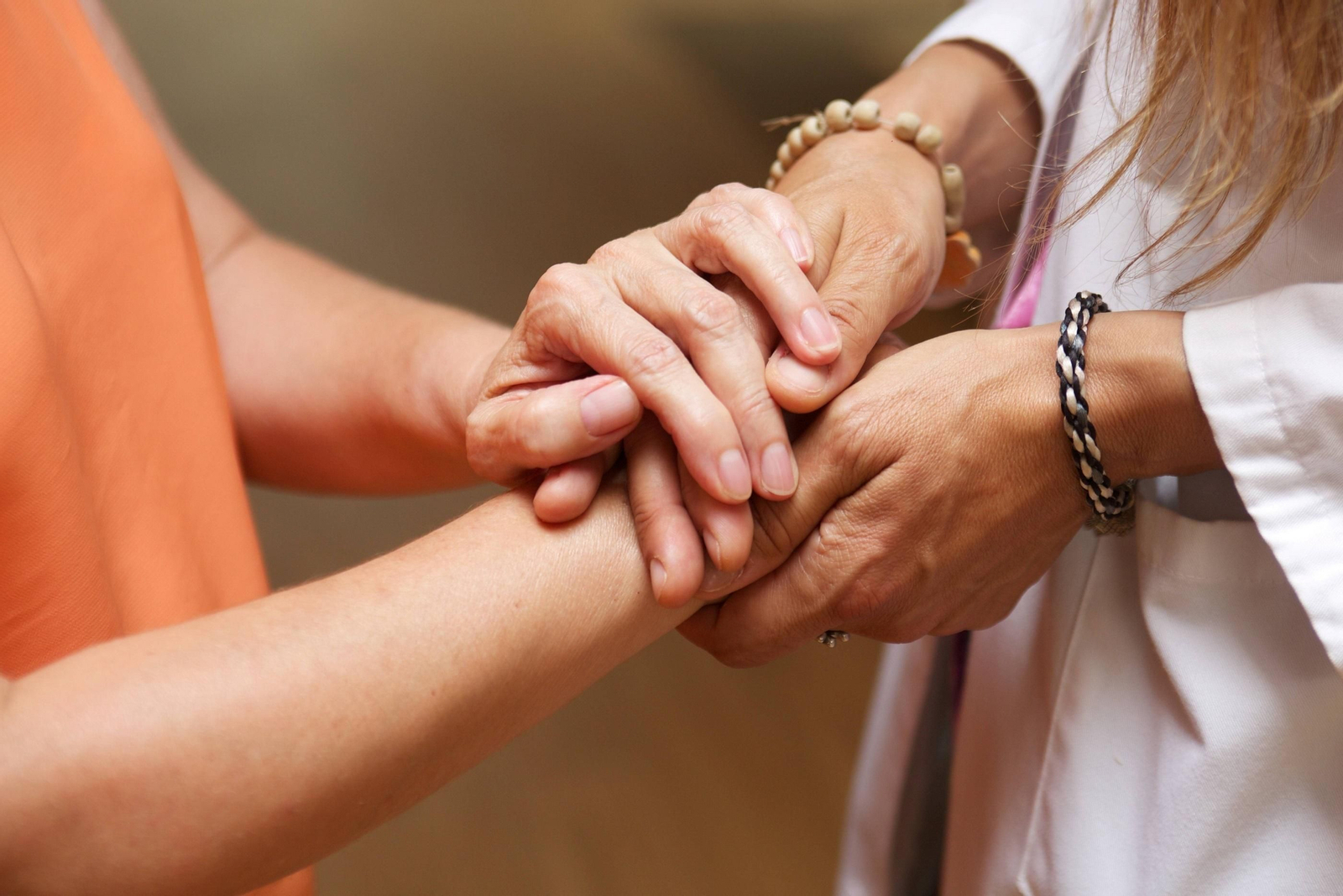 Caixabank y Cruz Roja se unen para proteger a 3.600 familias vulnerables de la provincia.