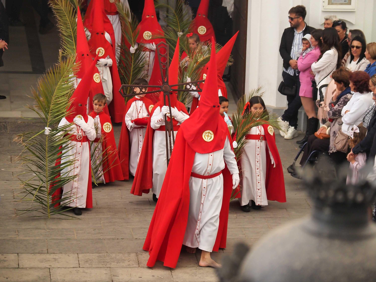 Las mejores imágenes de 'La Mulita' en Isla Cristina, única procesión en la tarde del Domingo de Ramos en la costa onubense