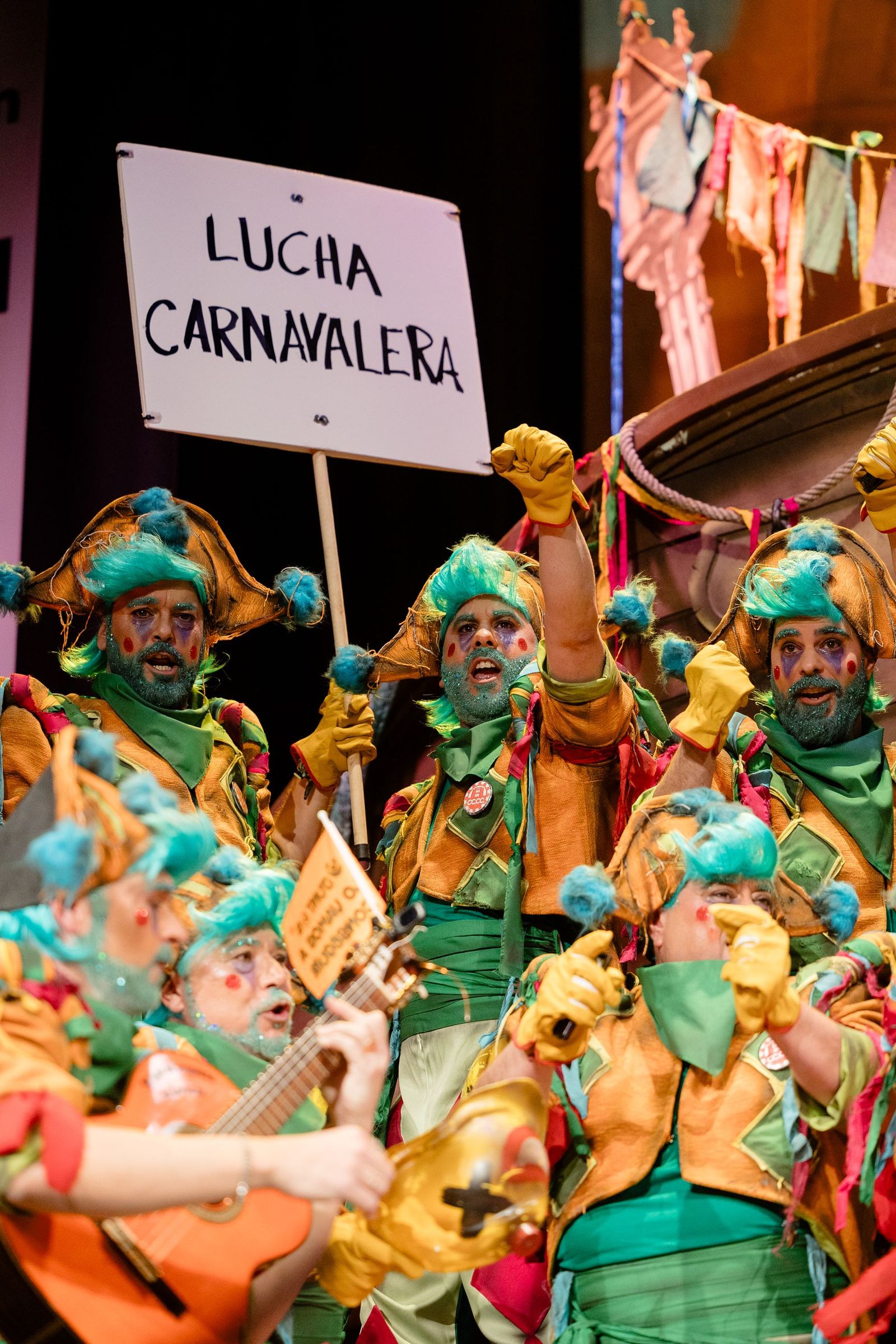 Búscate entre las mejores imágenes de la primera sesión de cuartos del COAC 2026