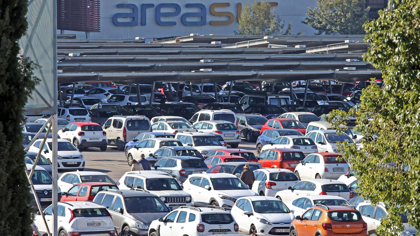 Comercios llenos por las rebajas en Jerez