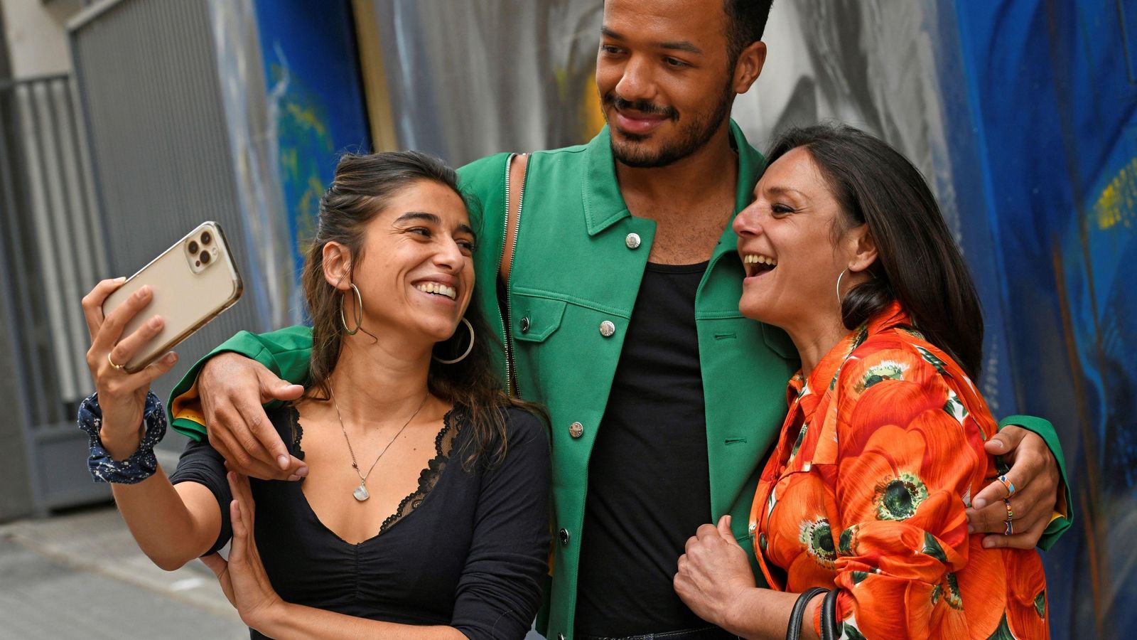 Carolina Yuste, Estefanía De  los Santos y Sergio Momo, los protagonistas de ‘Sevillanas de Brooklyn’, fotografiados cuando presentaron el filme.