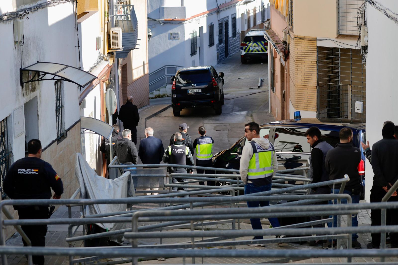 Las imágenes del despliegue policial por el hombre atrincherado en Camas