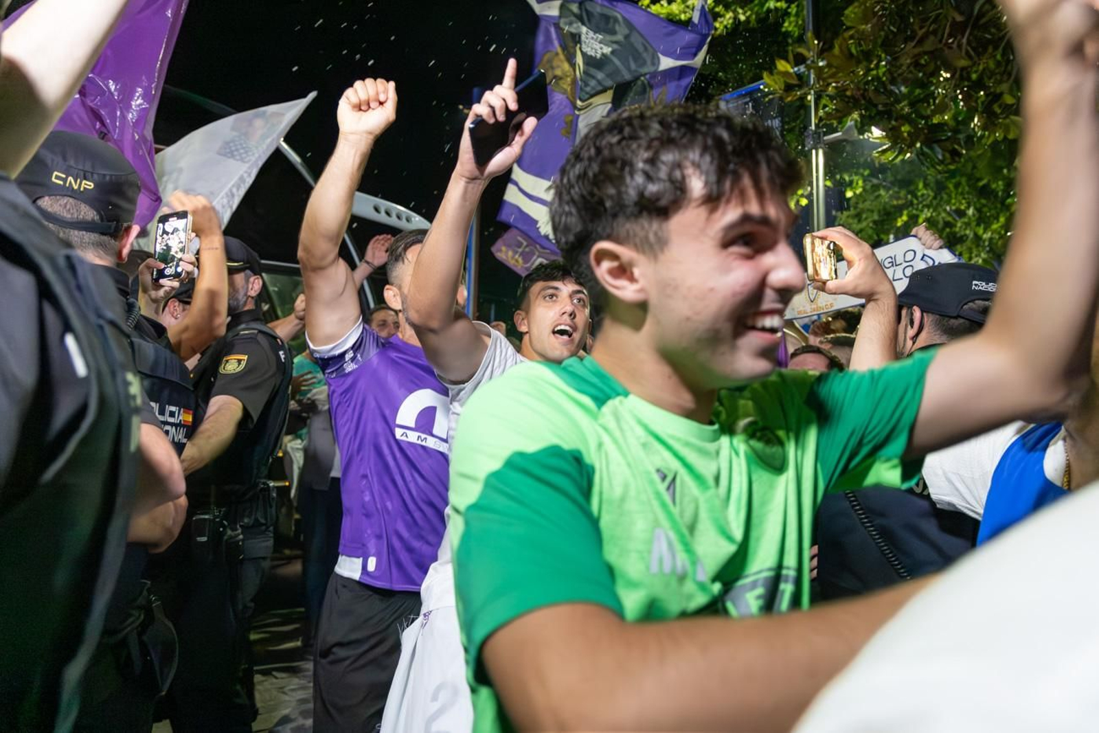 El éxtasis del Real Jaén en la Plaza de las Batallas