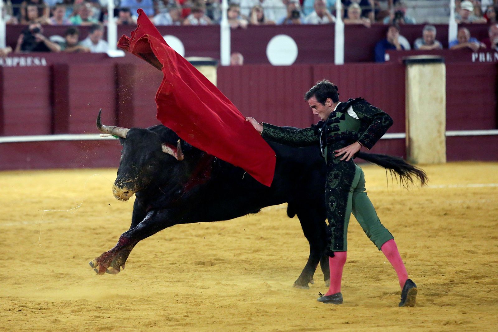 De la mano del debutante Juan Ortega se pudieron ver los mejores pasajes de la tarde.