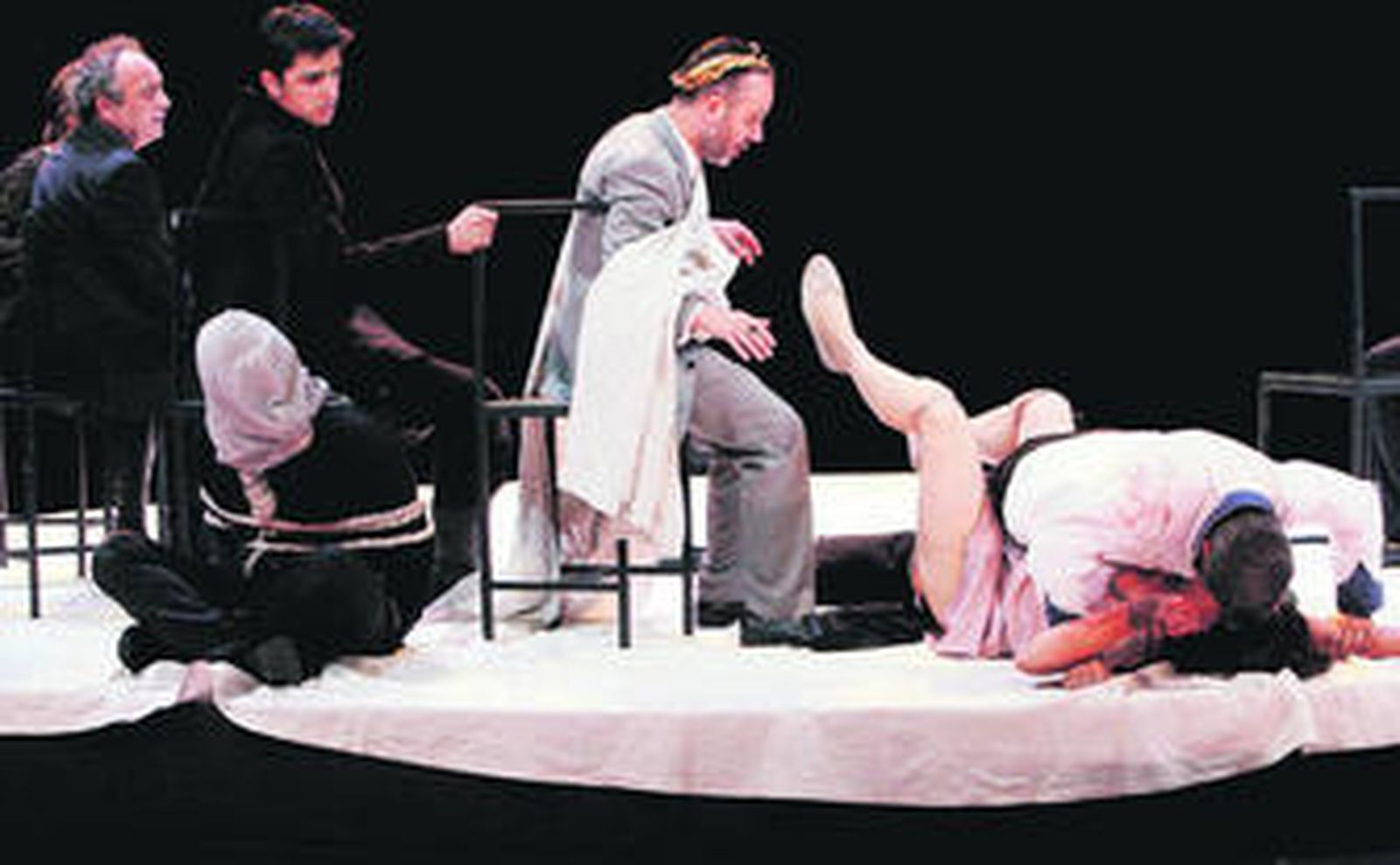 Momento del ensayo general de la obra protagonizada por Javier Gutiérrez y Alberto San Juan.