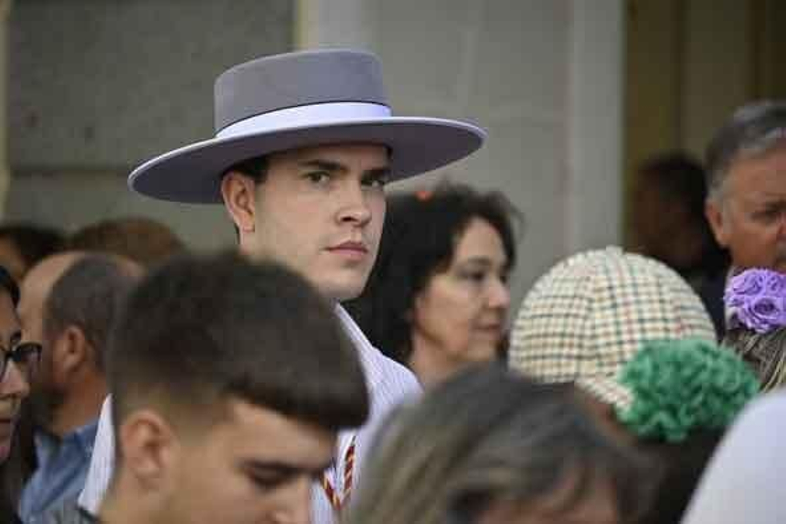 Las mejores imágenes de los peregrinos en la salida de Emigrantes