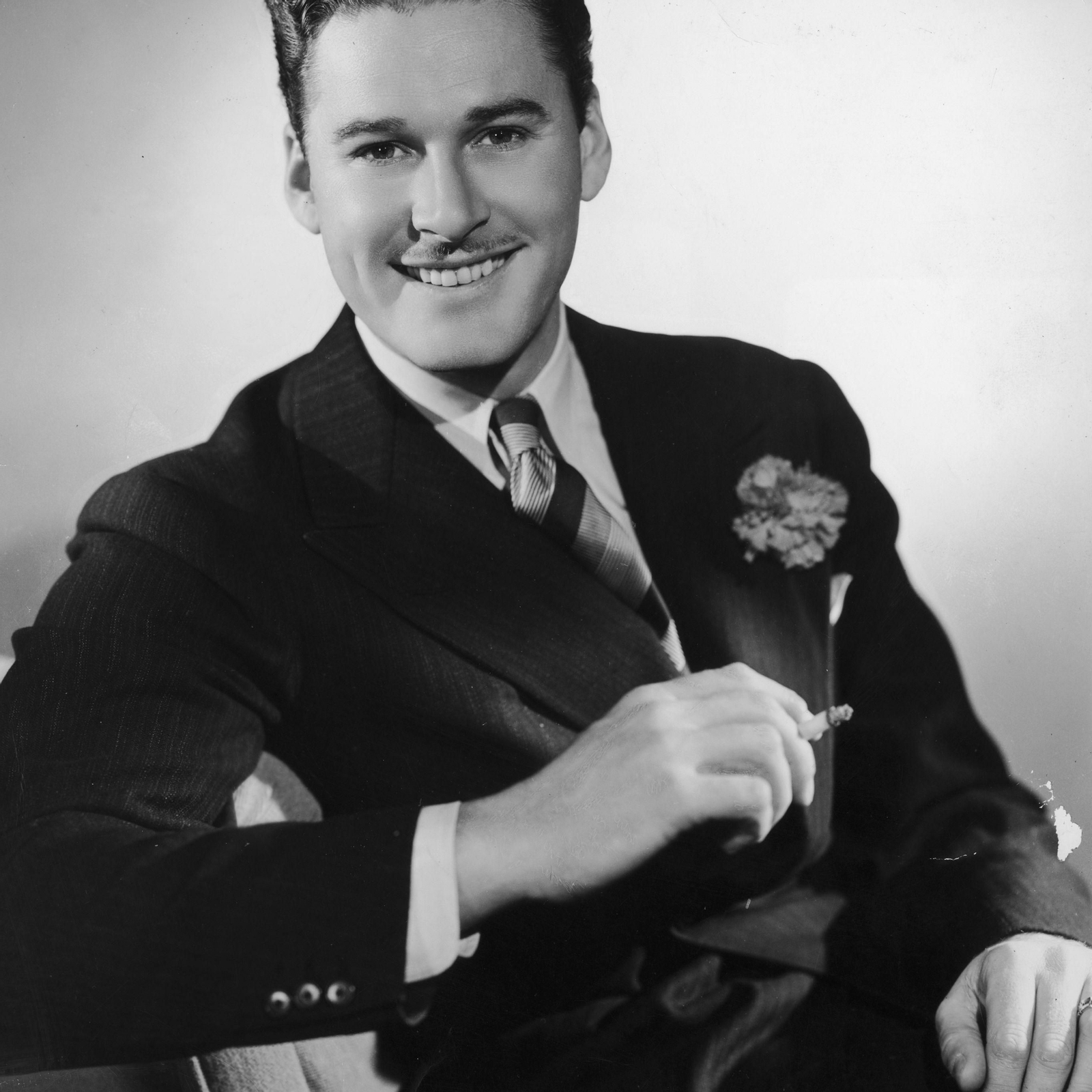 El actor estadounidense Errol Flynn.