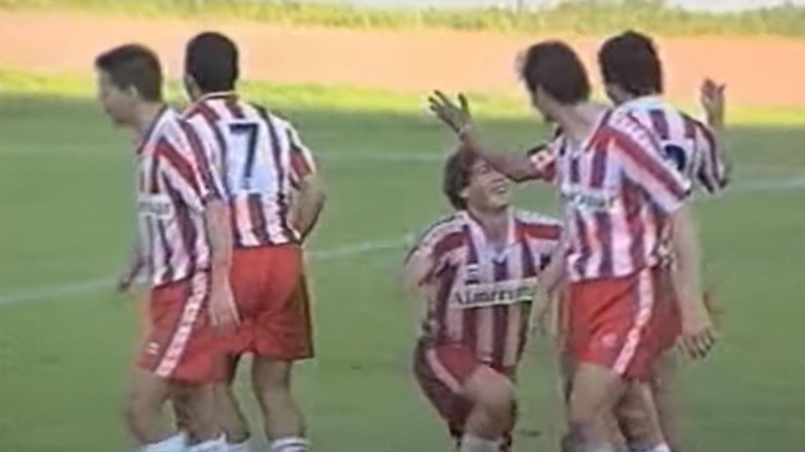 Celebración del 0-2 en Beasaín con Manolo Sousa.