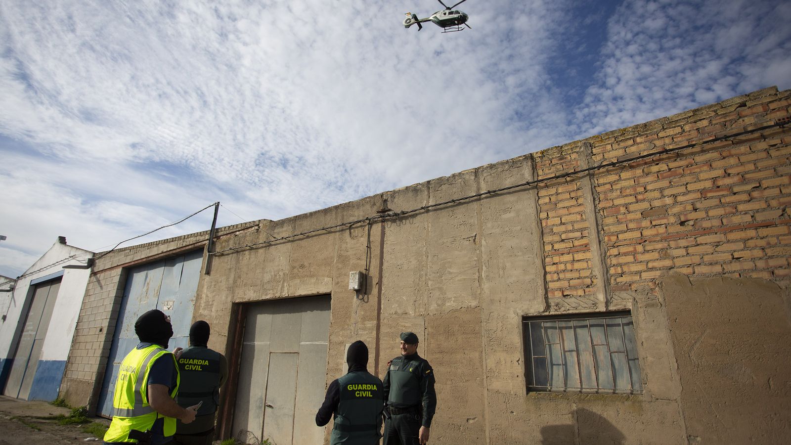 Despliegue de la Guardia Civil en Isla Mayor.