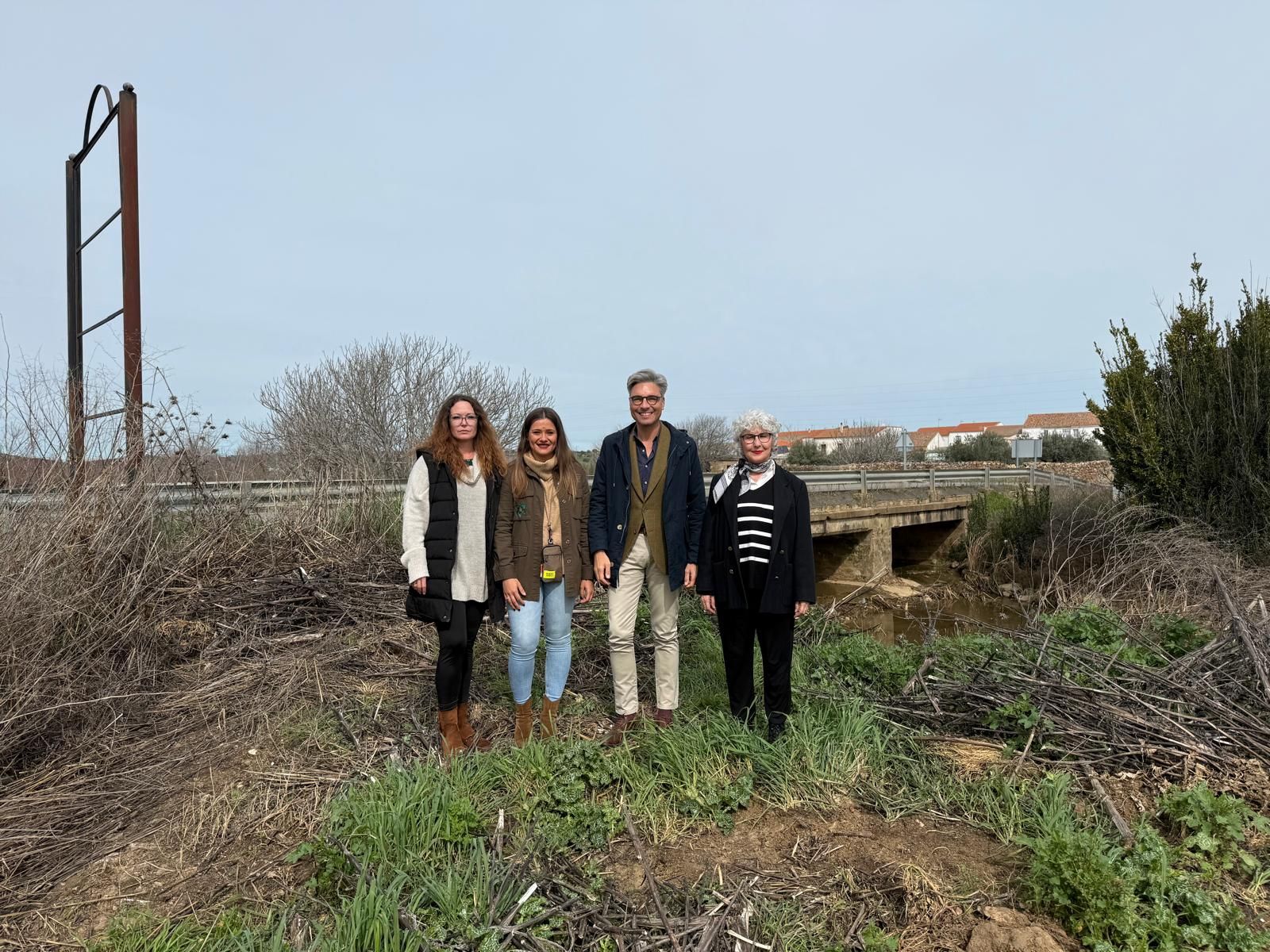 Visita de Andrés Lorite al arroyo La Parrilla en La Granjuela.