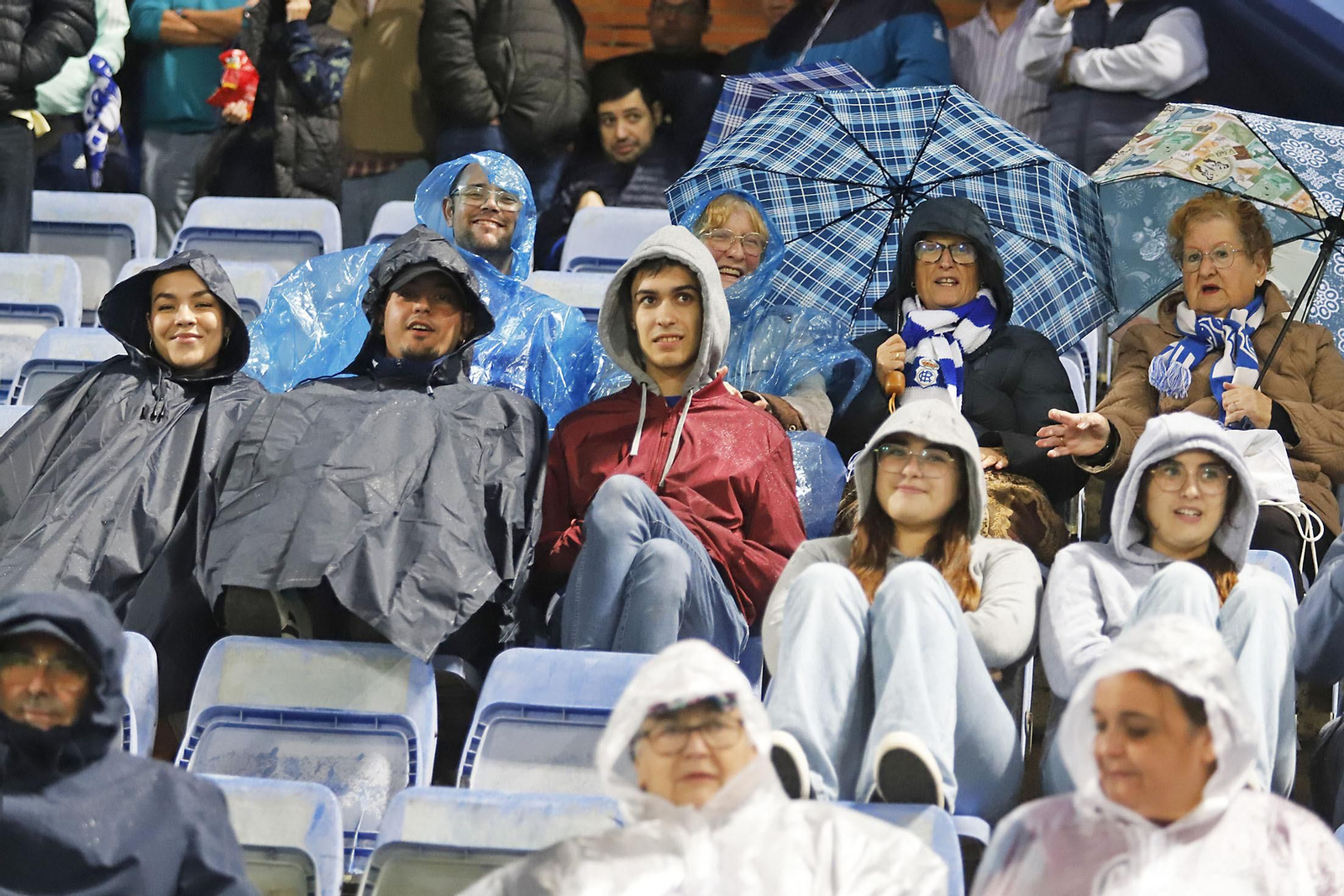 Imágenes del ambiente en el Recreativo de Huelva - San Fernando