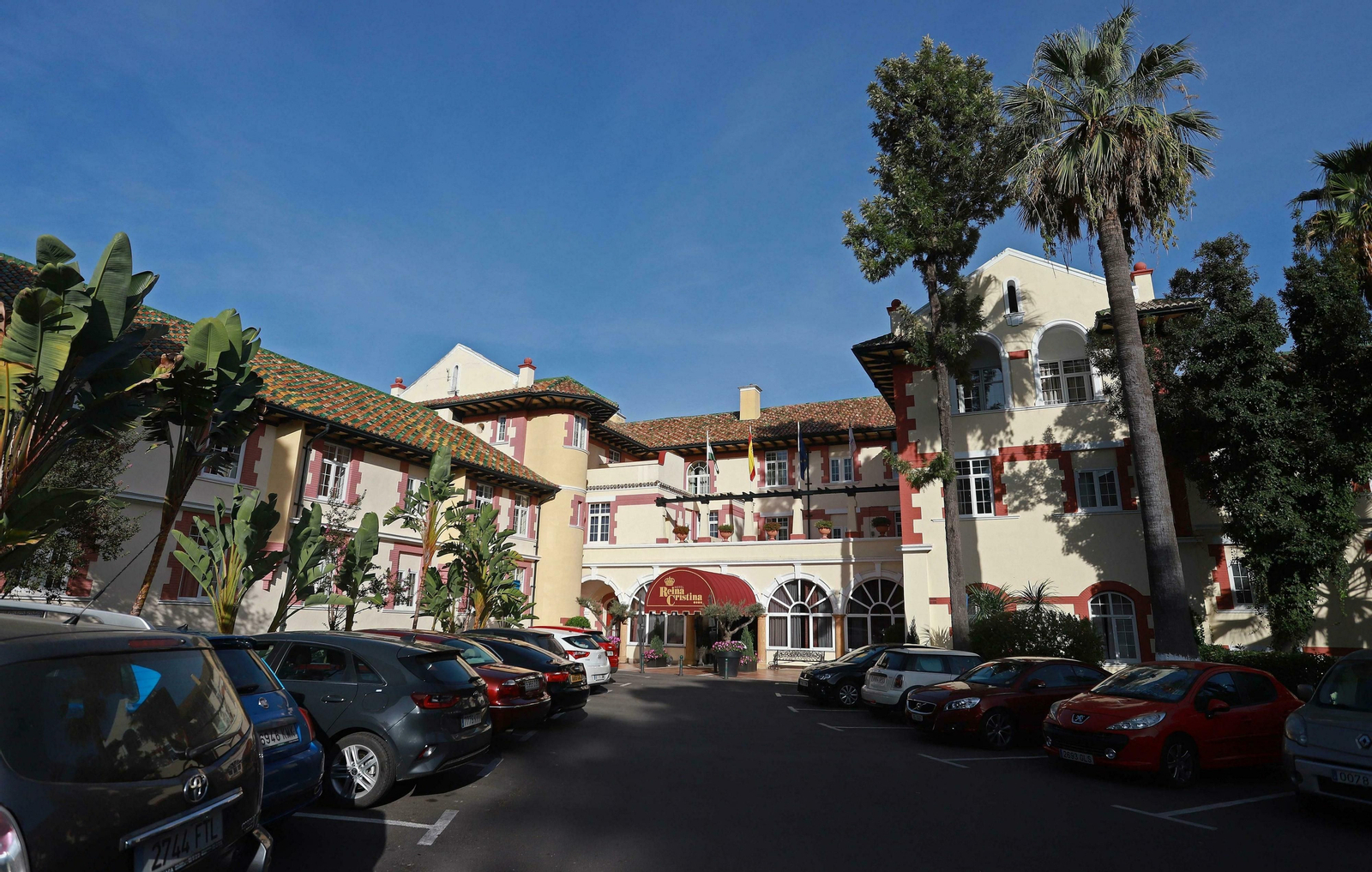 El hotel Reina Cristina.