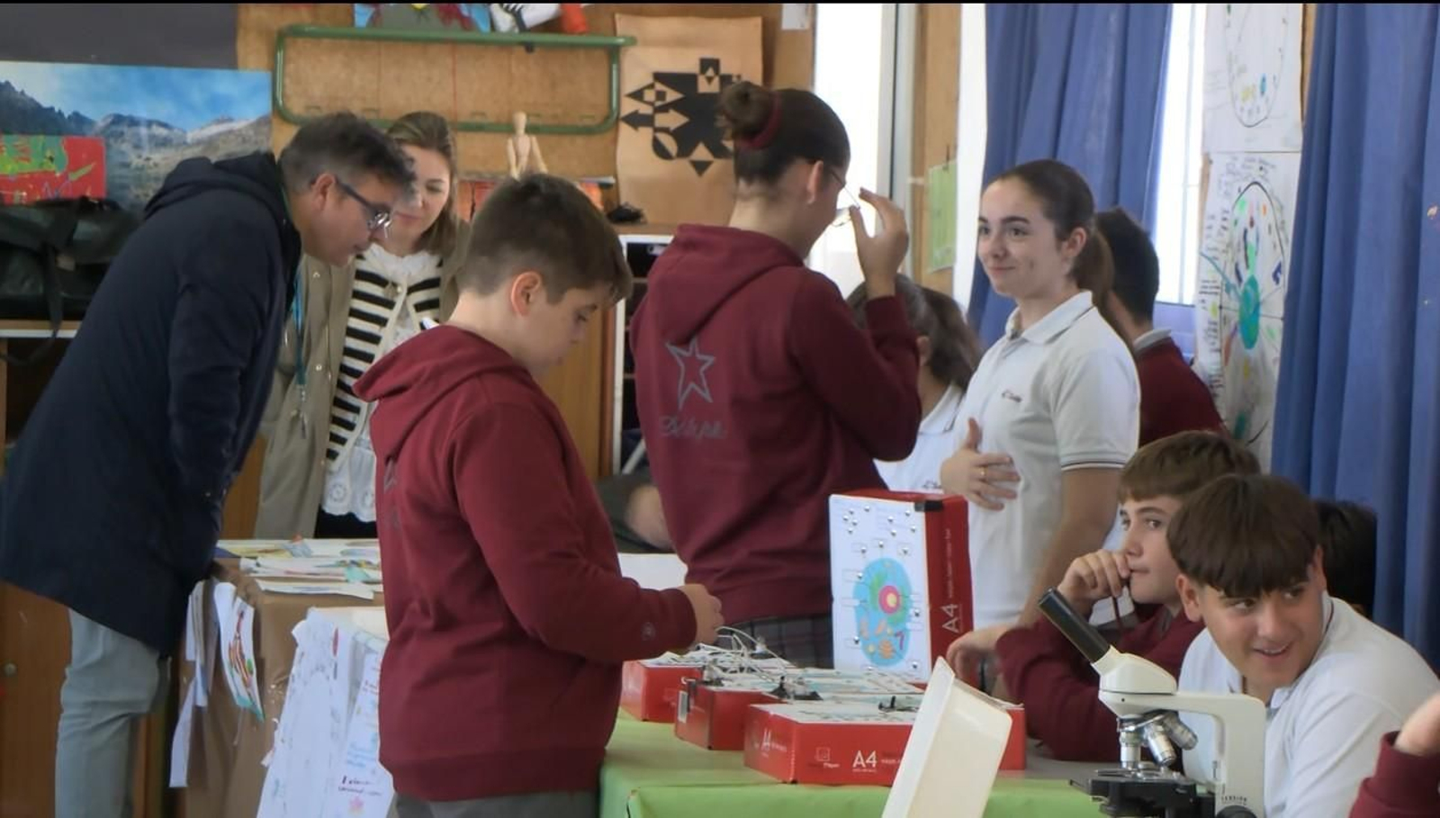Feria de la Ciencia en el colegio La Salle de Puerto Real
