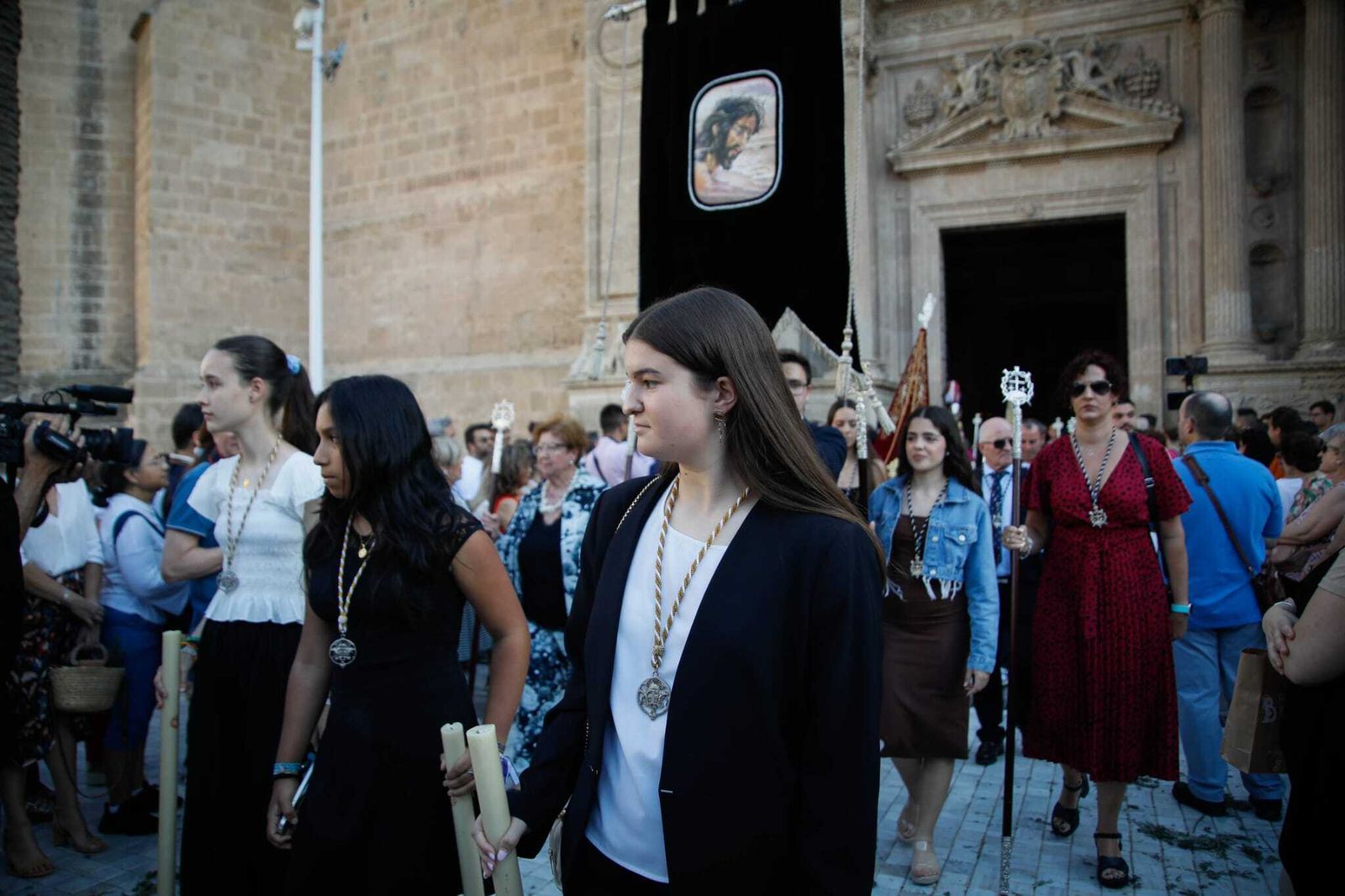 Imágenes de la procesión del Corpus Christi en Almería: así han sido la misa y la posterior marcha por la capital