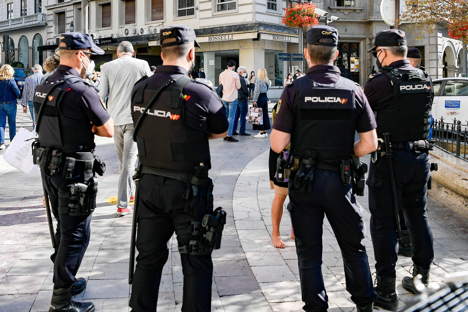 Nuevas restricciones en Granada: los colegios mayores cerrarán a las diez y  la Universidad no tendrá clases presenciales en 15 días