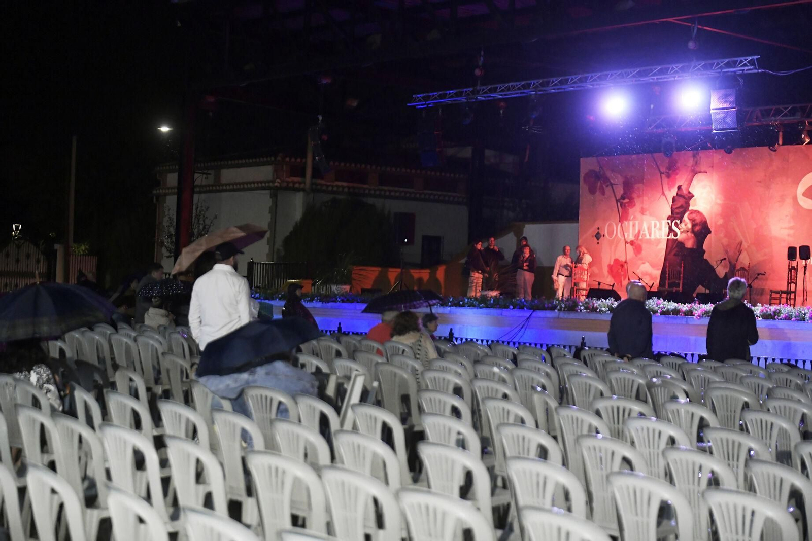 La lluvia irrumpe en el Festival Nacional de Cante Flamenco de Ogíjares