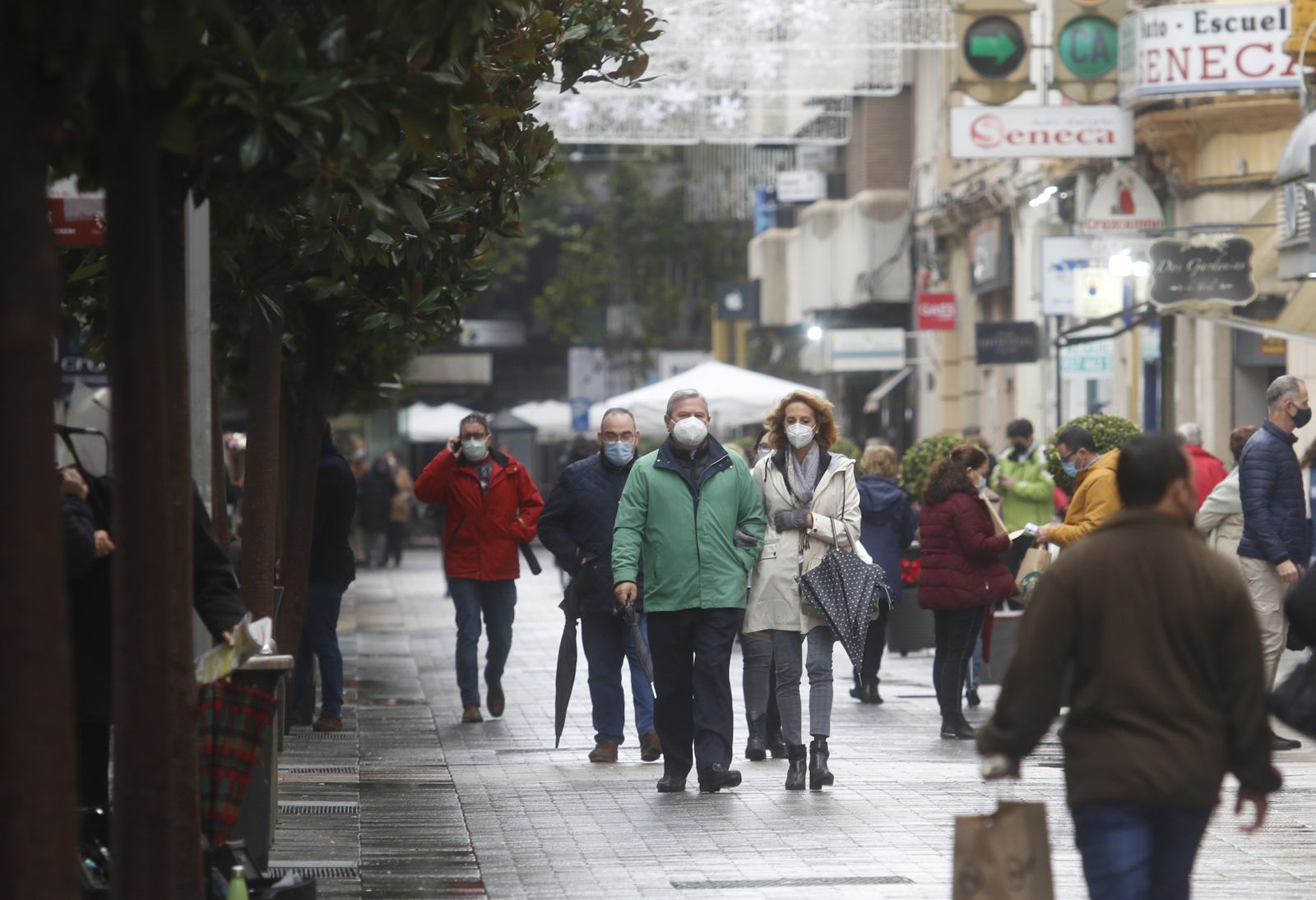 La apertura de los comercios de Córdoba en el puente de la Constitución