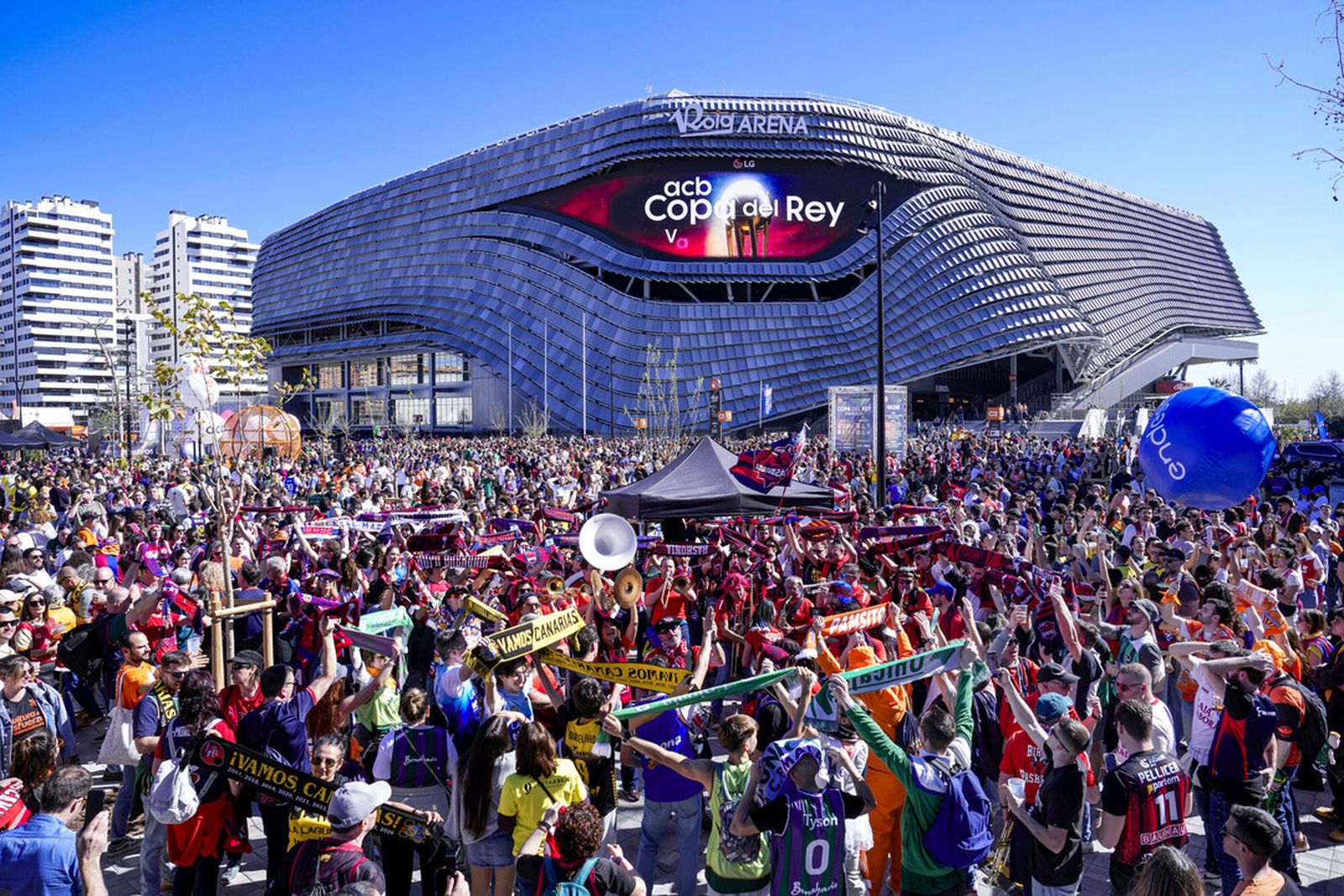 Las fotos del encuentro de aficiones de la Copa del Rey de Valencia