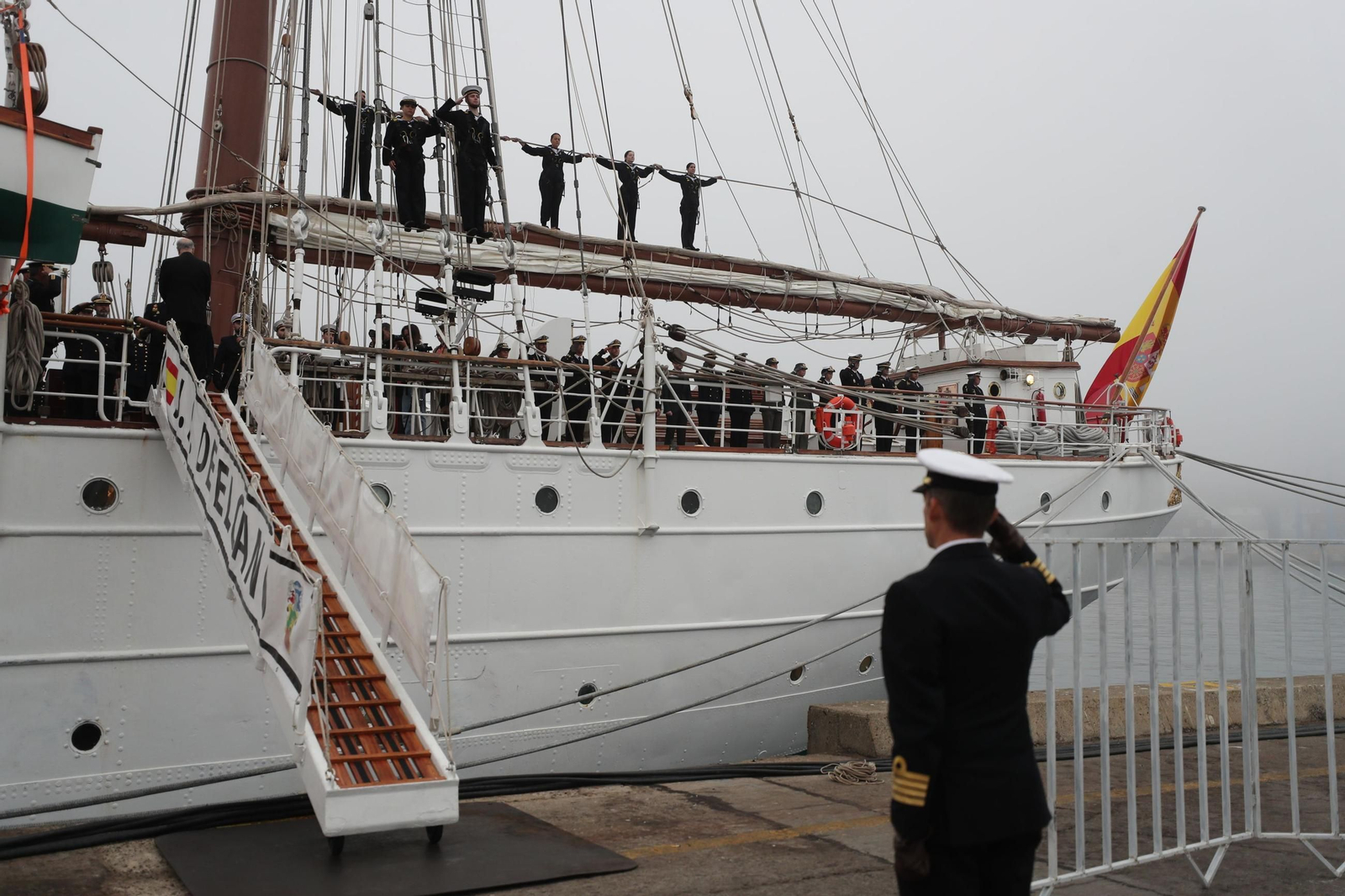 Las imágenes de la llegada del 'Elcano y la Princesa Leonor a Valparaíso