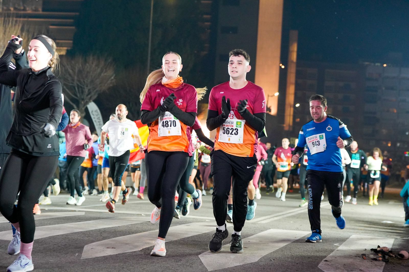 En imágenes: búscate en tu llegada a meta de la Carrera de San Antón 2026 (21)