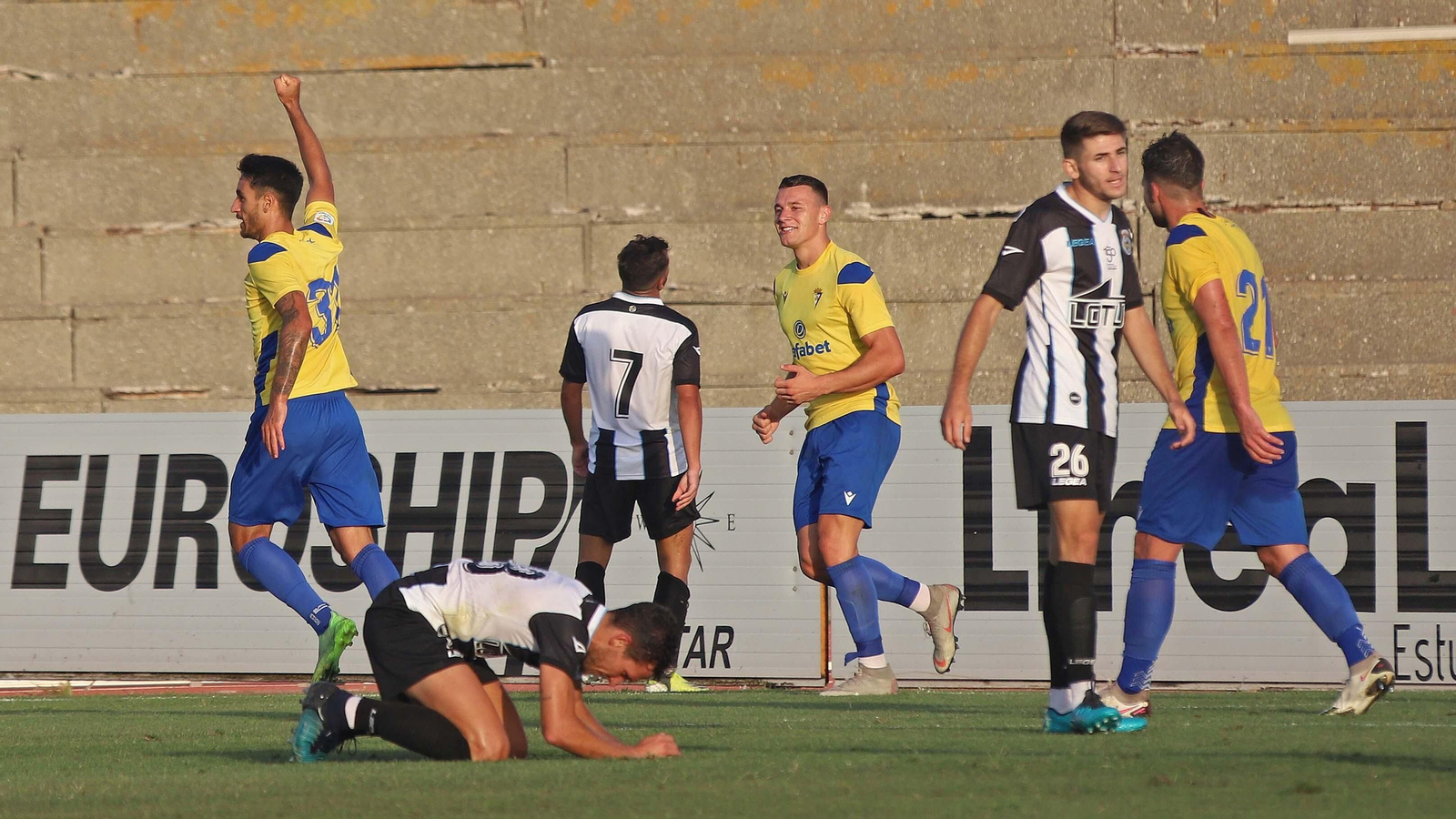 Las mejores fotos del Balona - Cádiz en La Línea