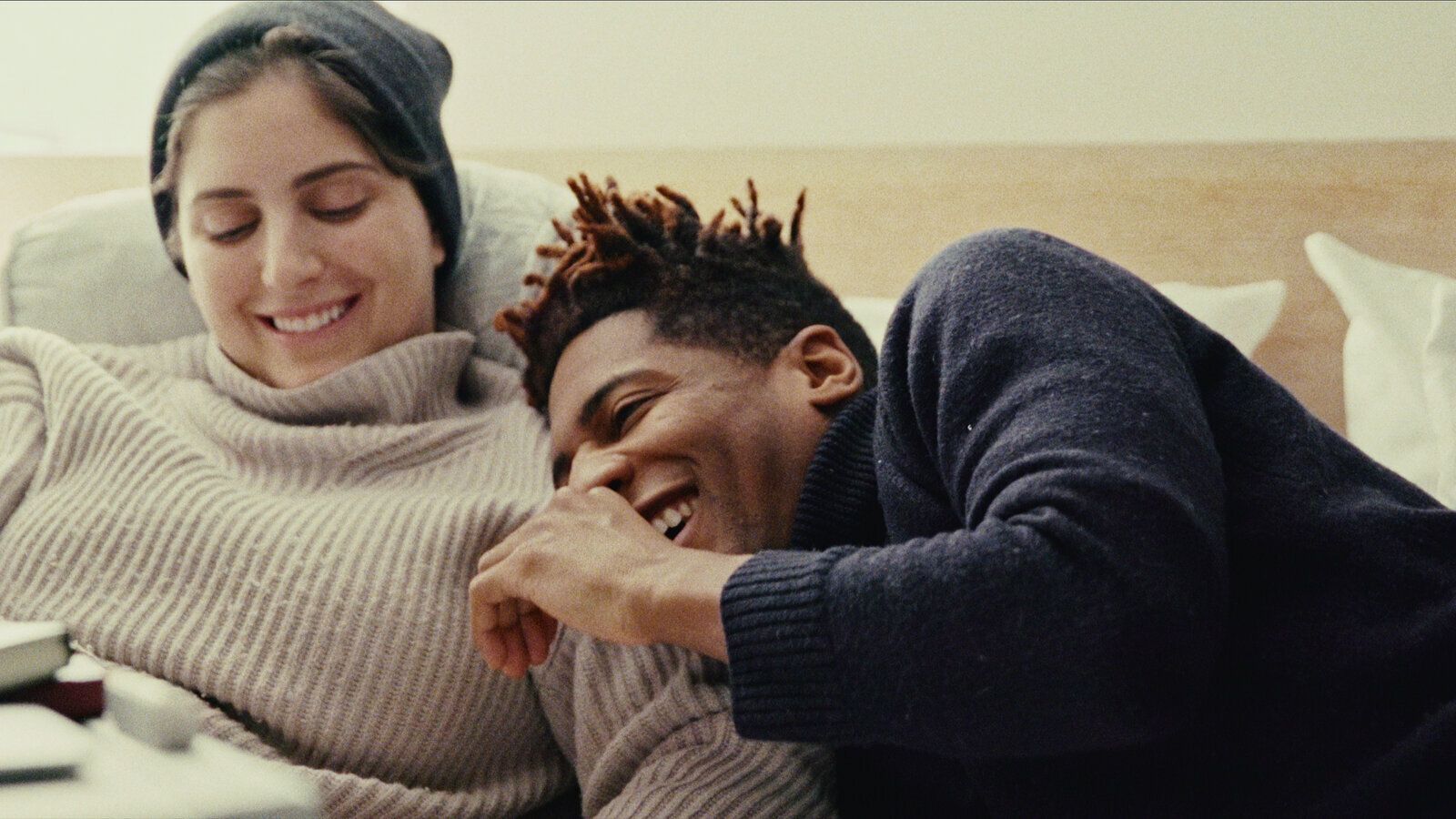 Jon Batiste y su esposa Suleika Jaouad en una imagen del documental.