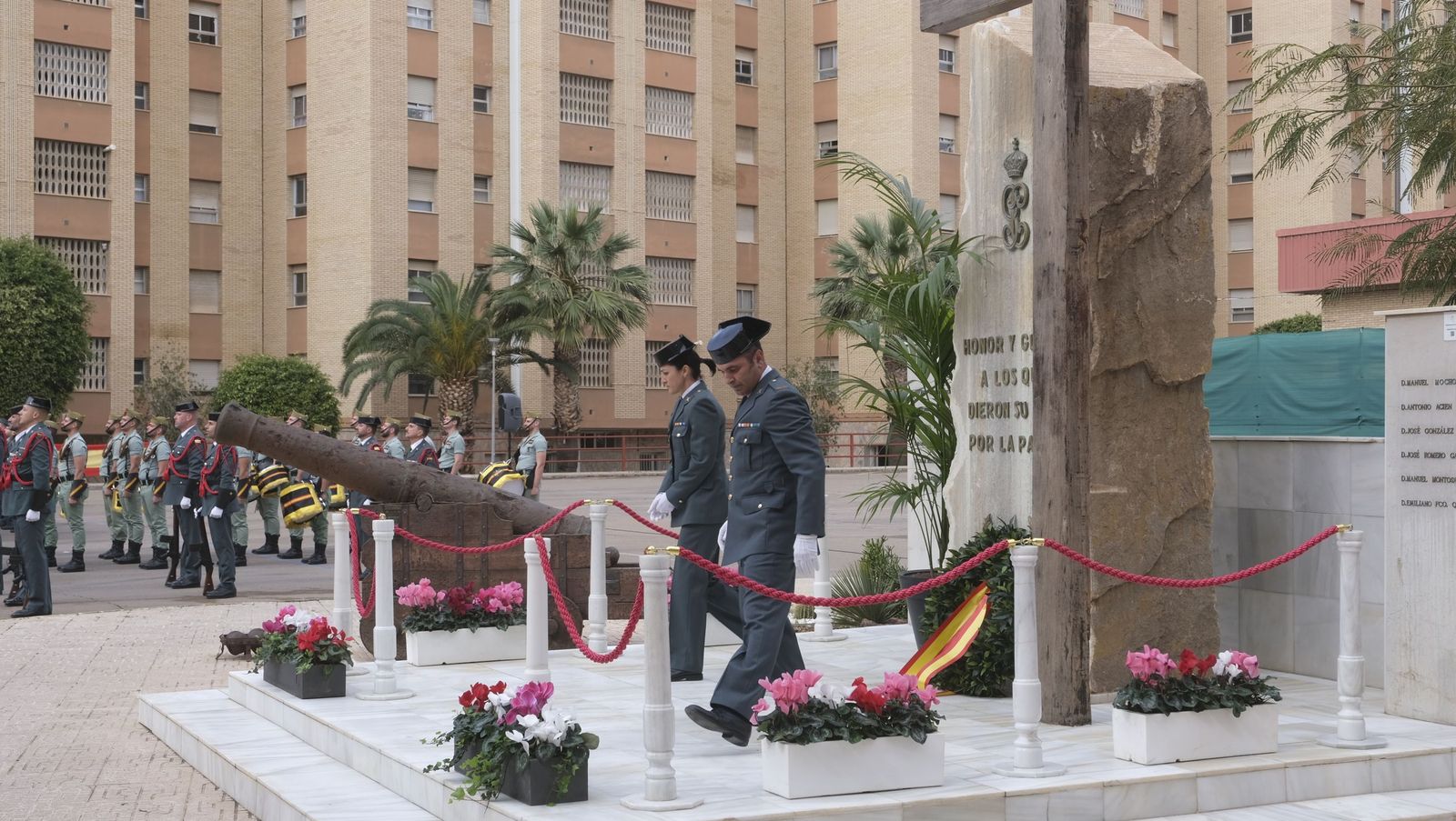 Las imágenes de la toma de posesión del nuevo coronel jefe de la Guardia Civil de Almería