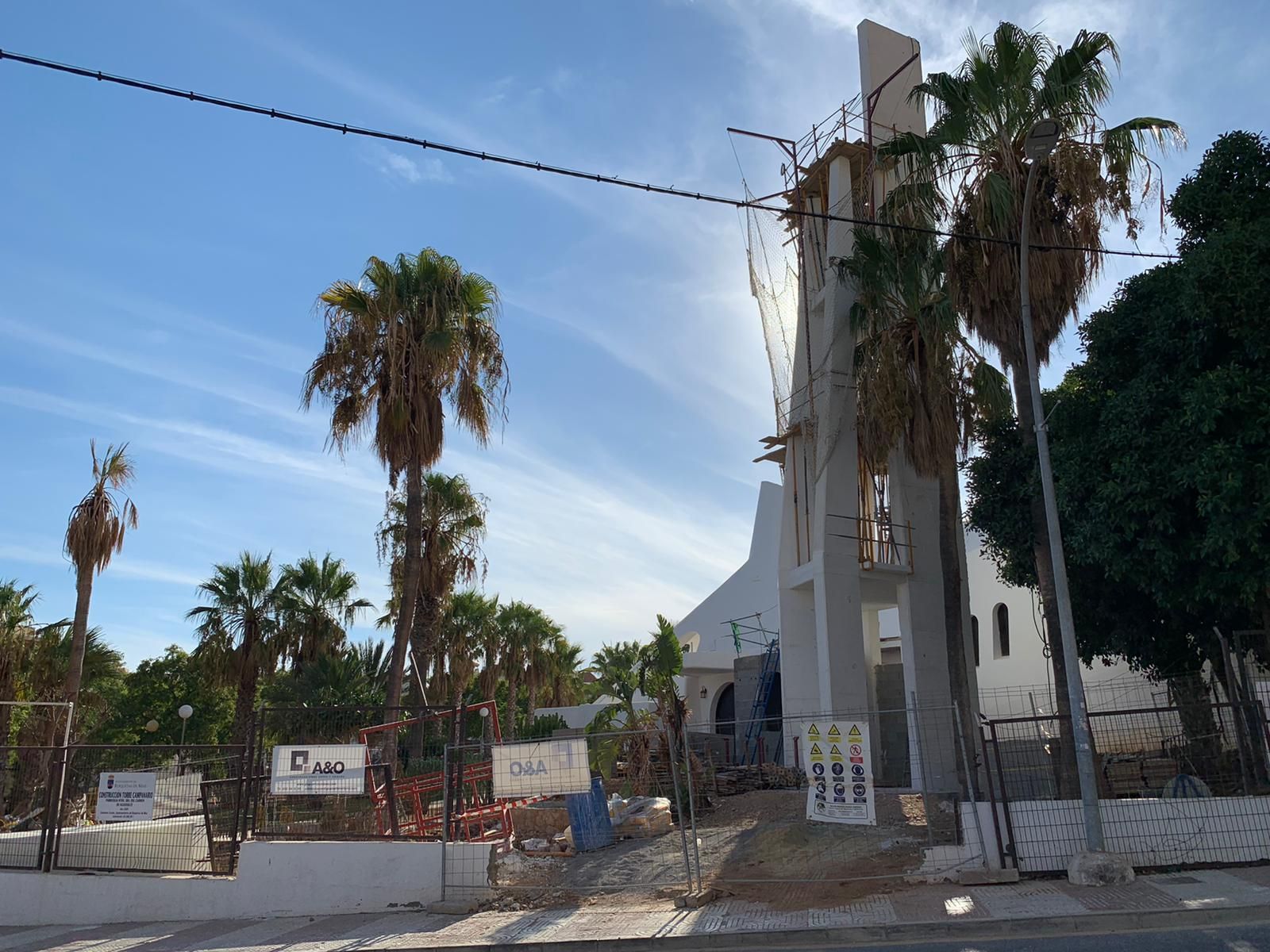 La obra del campanario está muy avanzada.