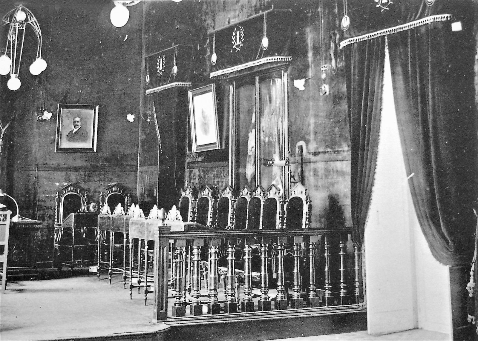 Salón de plenos donde se aprobó la cesión de terrenos al Casino para levantar su pabellón.