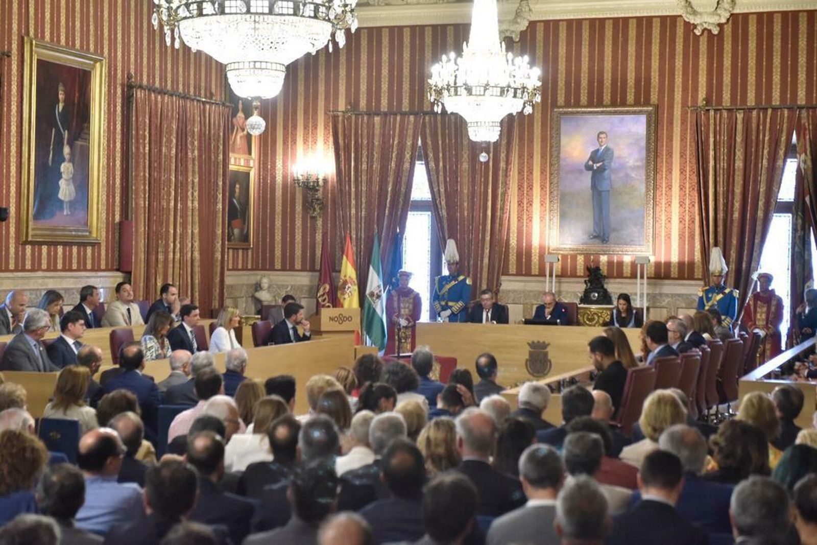 Las imágenes del pleno de investidura de Juan Espadas como alcalde de Sevilla
