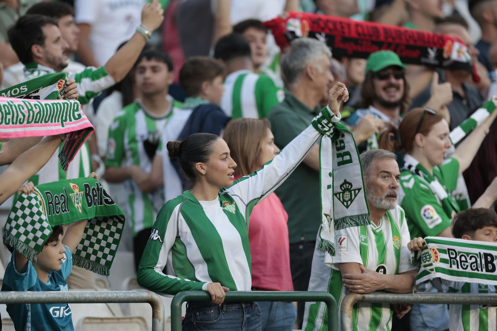 Búscate en las fotos del Betis - Valencia