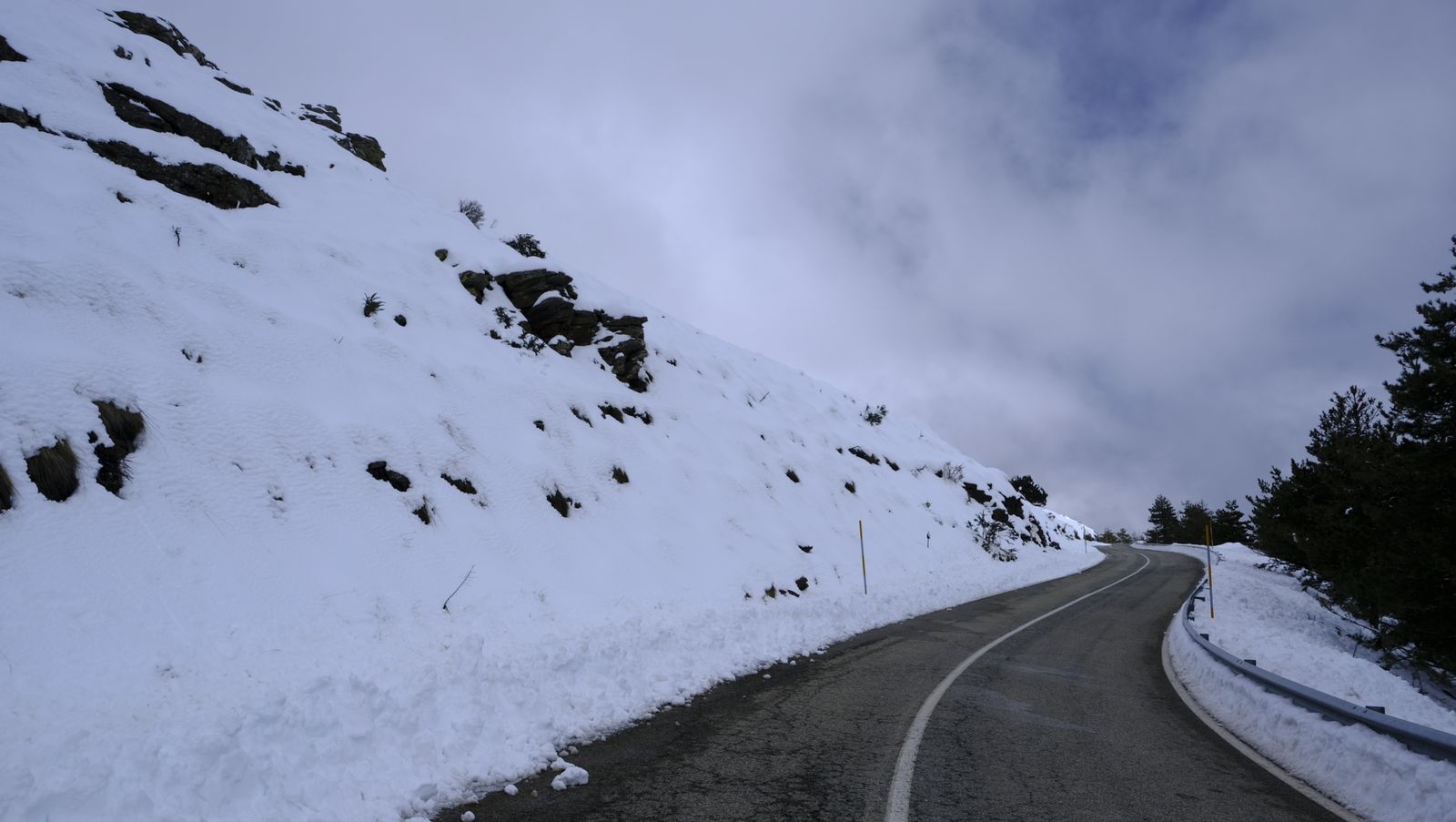 Imágenes del temporal de nieve en la provincia de Almería.