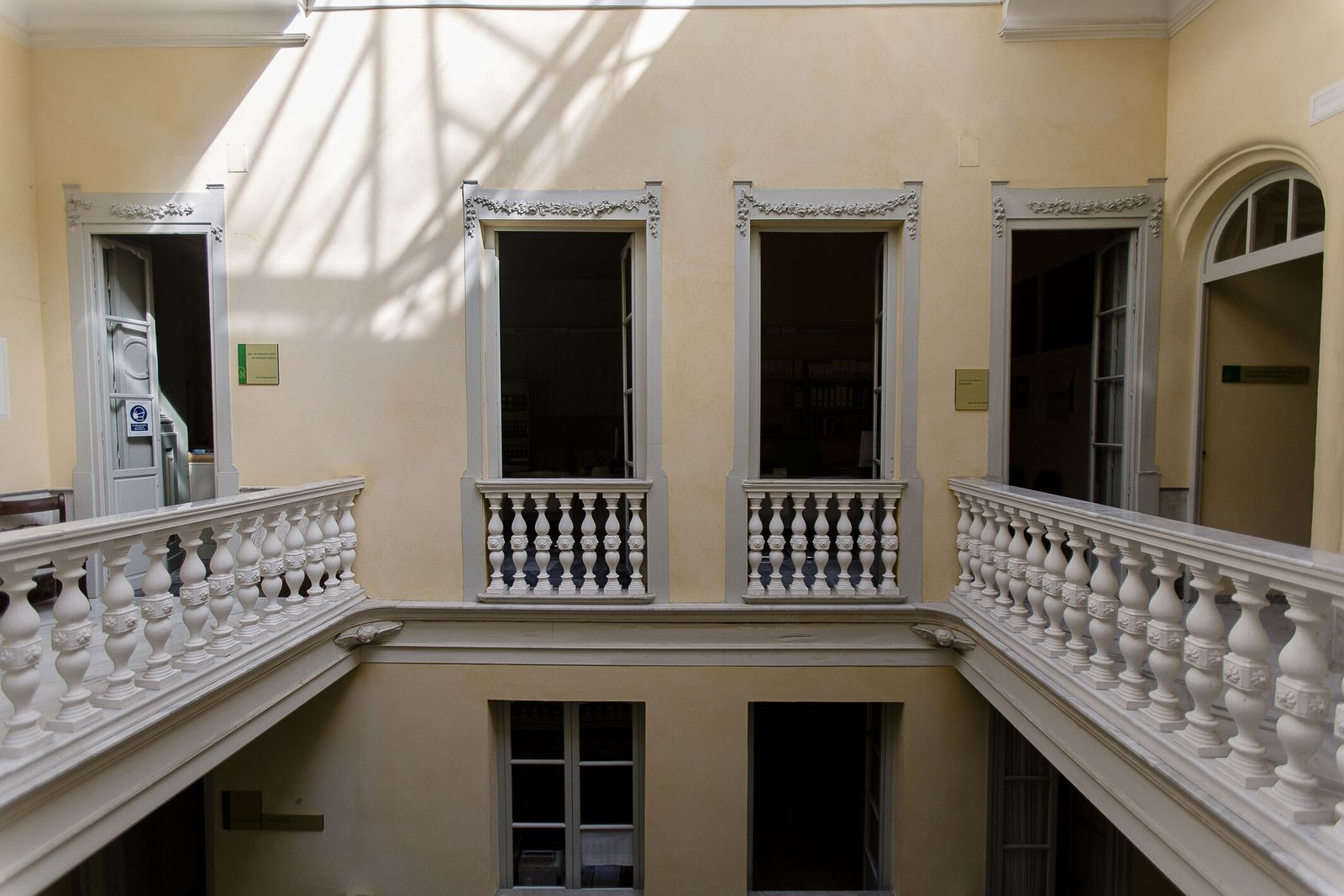 El distinguido edificio de la Delegación de Cultura en Cánovas del Castillo