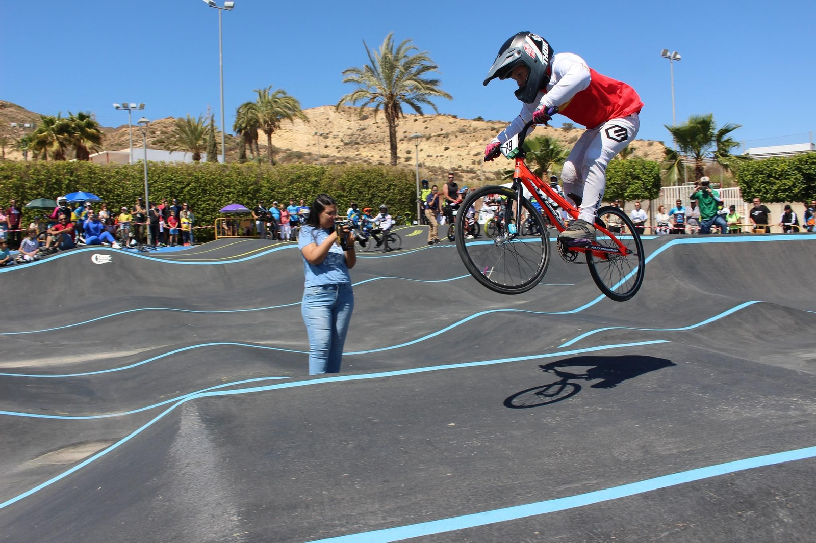 Los mejores 'riders' se dan cita este fin de semana en Huércal de Almería. Los mejores 'riders' se dan cita este fin de semana en Huércal de Almería.