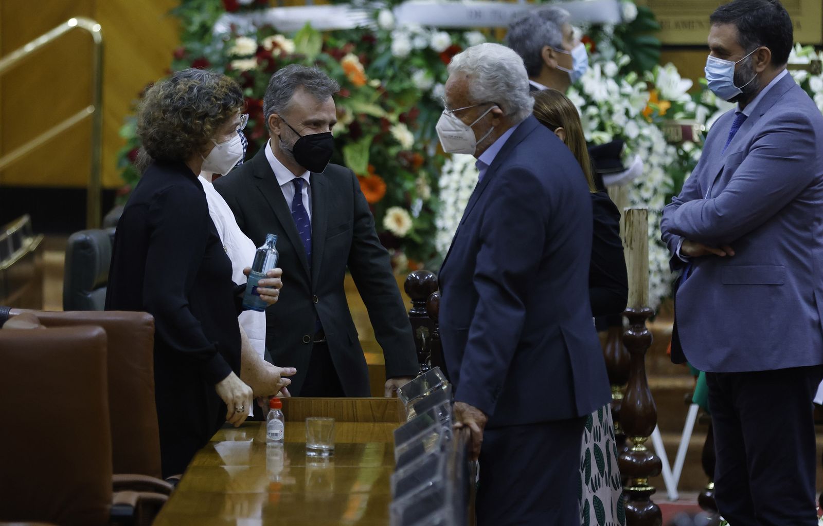 Las imágenes de la capilla ardiente de Manuel Clavero en el Parlamento de Andalucía