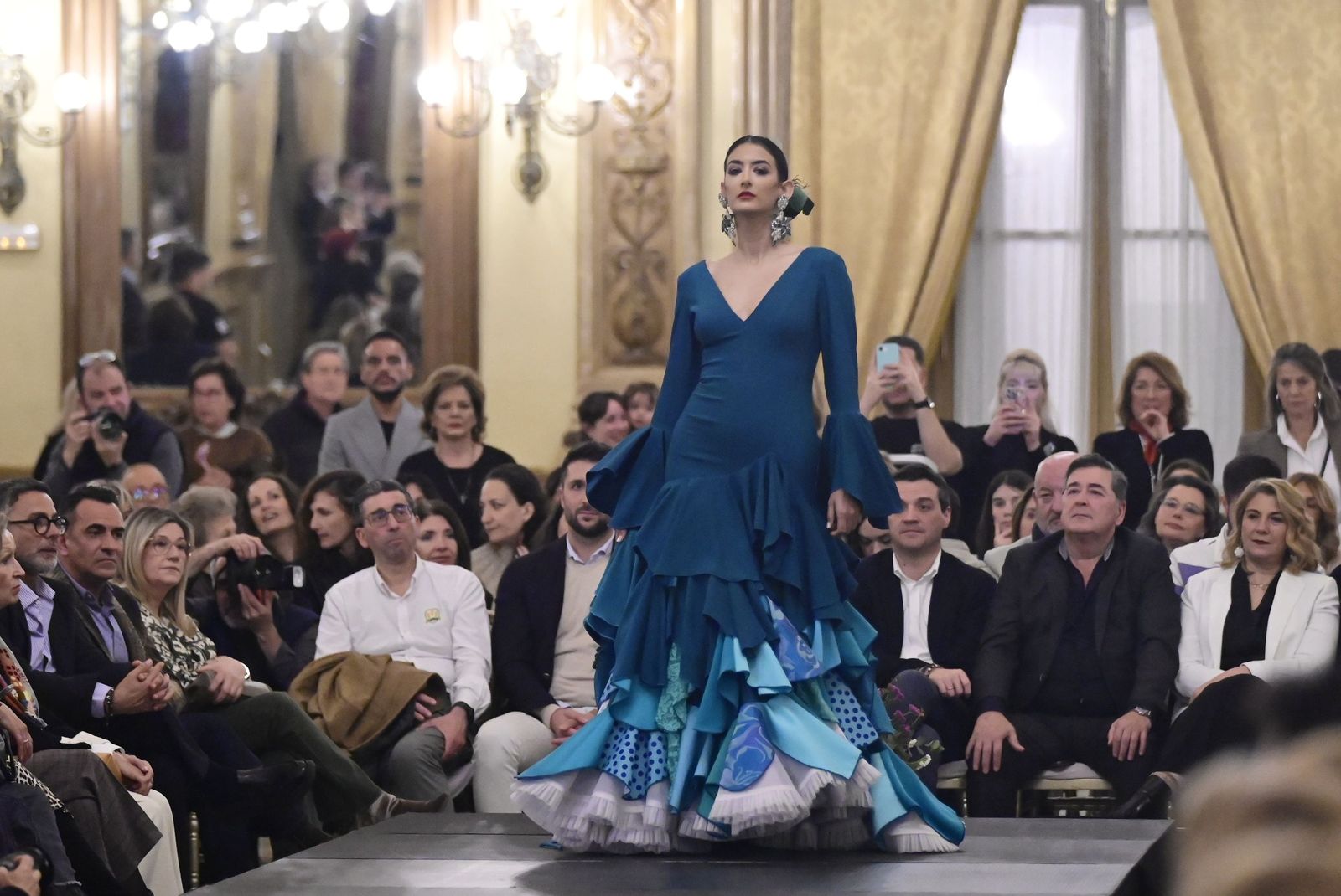 Moda flamenca solidaria con Sonrisa de Lunares en Córdoba