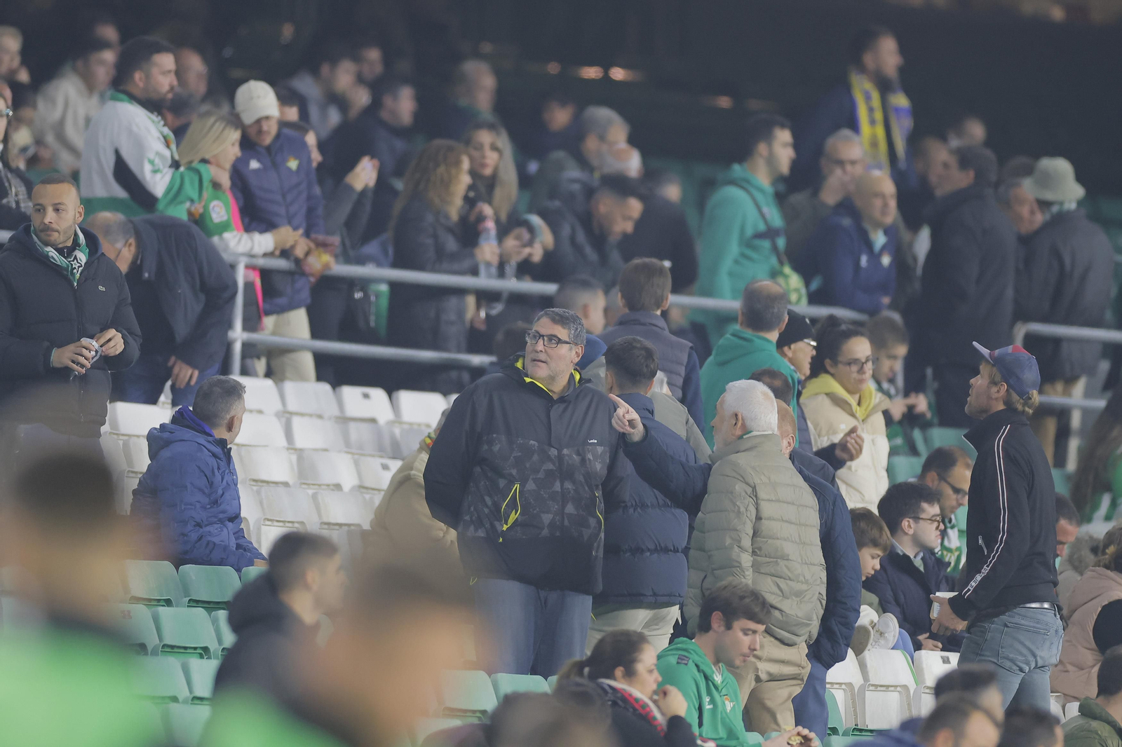 Búscate en las fotos del Betis-Las Palmas