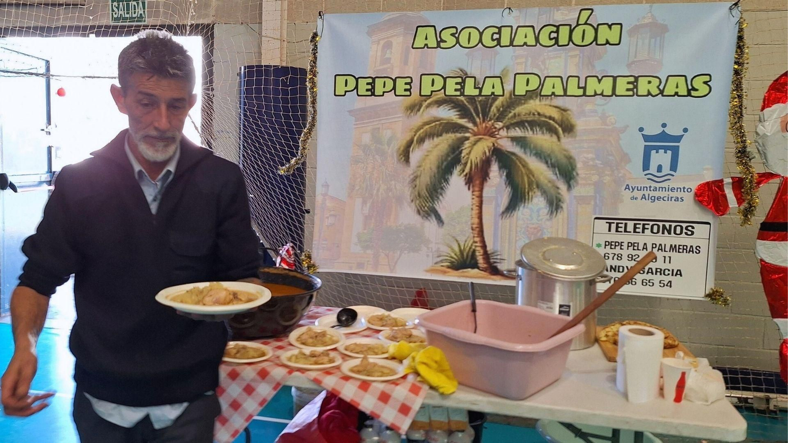 José Villegas, más conocido como Pepe Pela Palmeras, y su asociación solidaria.