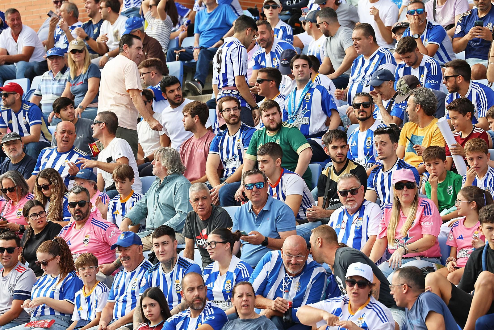 Afición del Recre el pasado domingo en el Nuevo Colombino.
