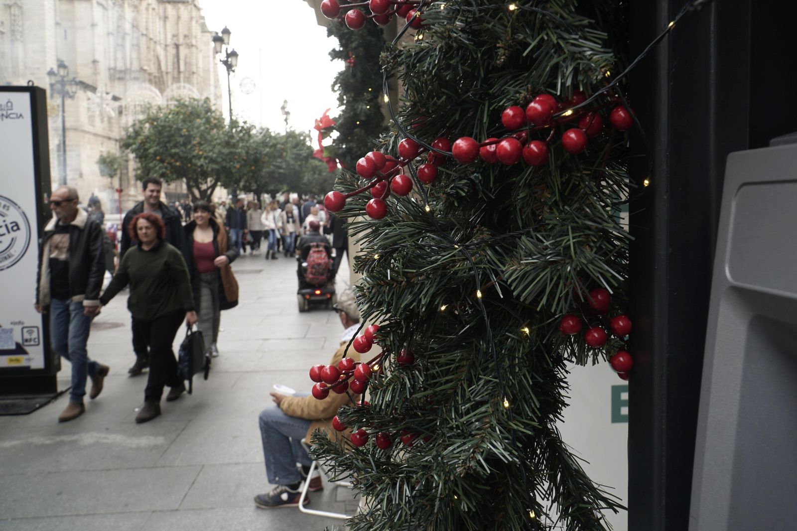 Adornos navideños en los escaparates