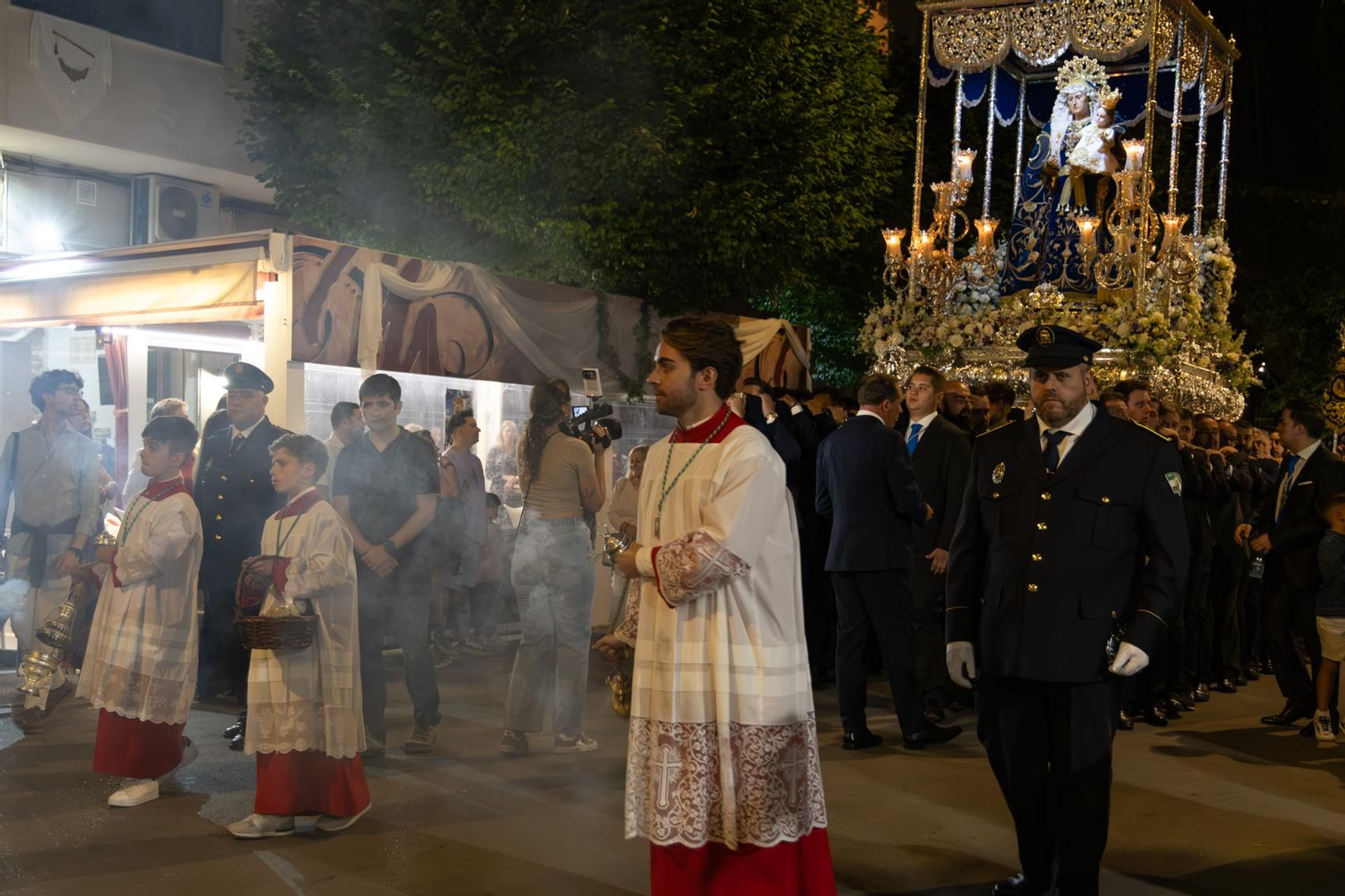 Santa Ana, patrona de Torredelcampo, recibe el bastón de mando como Alcaldesa Perpetua.