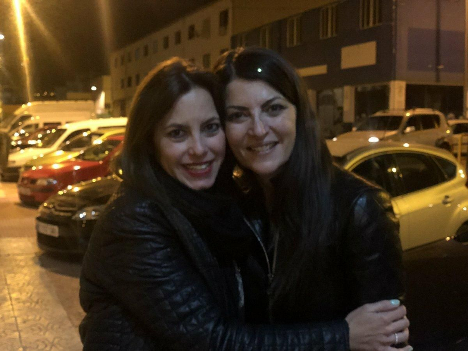 Mónica Rodríguez junto a Macarena Olona