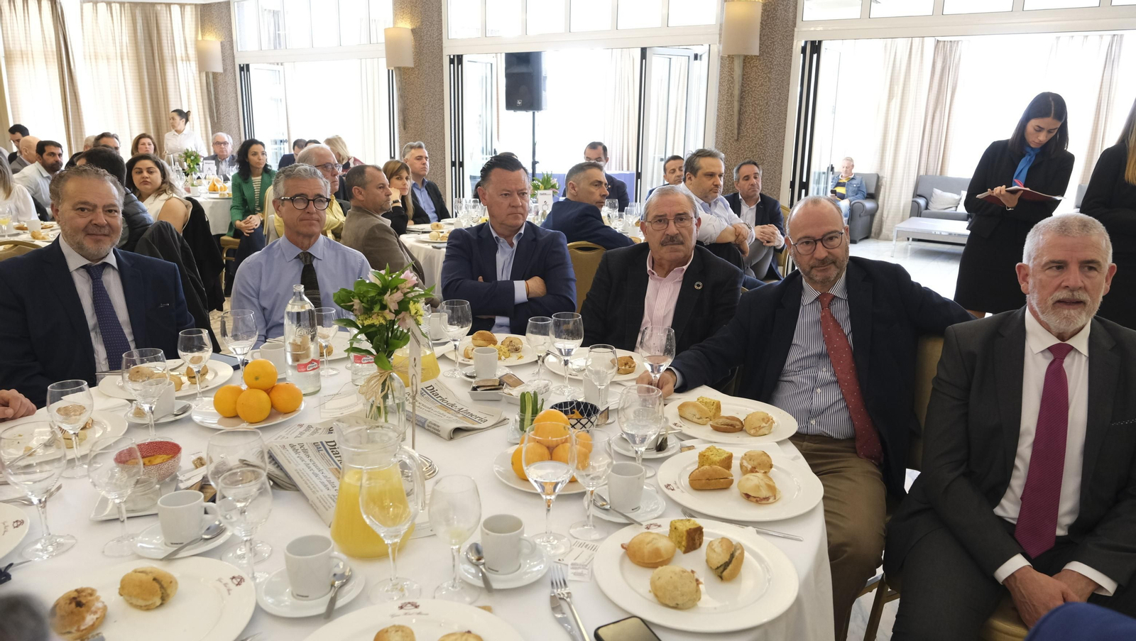 Desayuno coloquio de Grupo Joly y Cajasur, con la participación del ponente Enrique de los Ríos