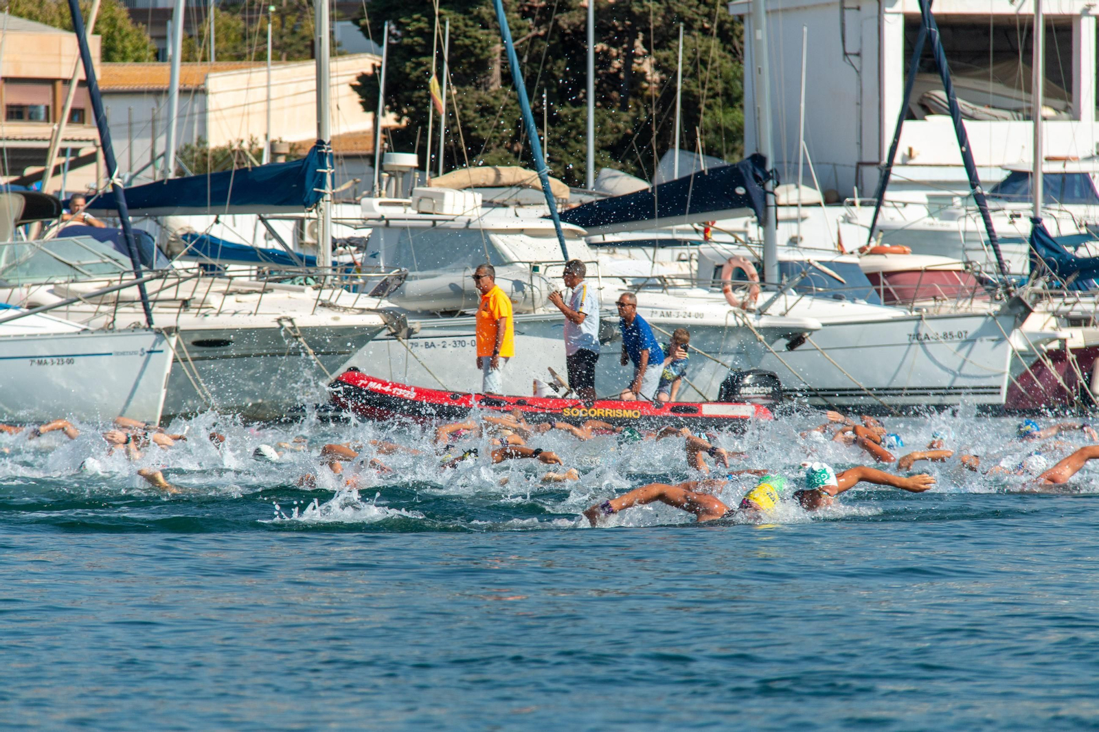 La LXXXIV Travesía a Nado del Puerto de Motril, en imágenes