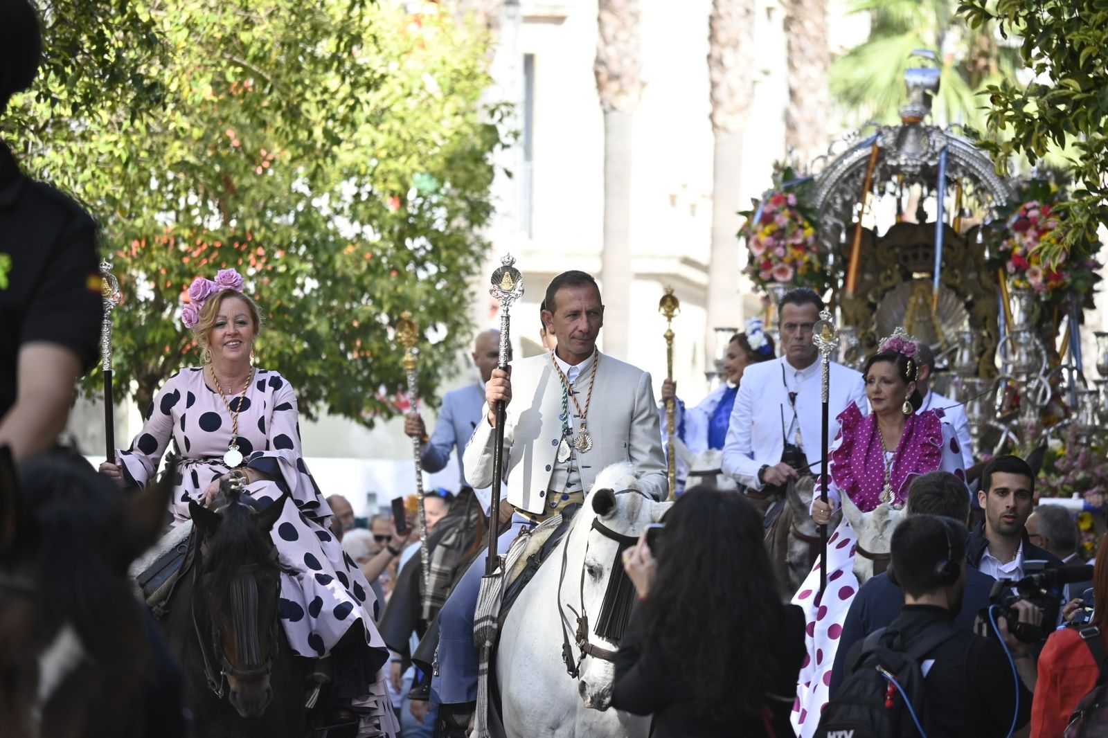 El Rocío 2024: las mejores imágenes de la salida de Emigrantes