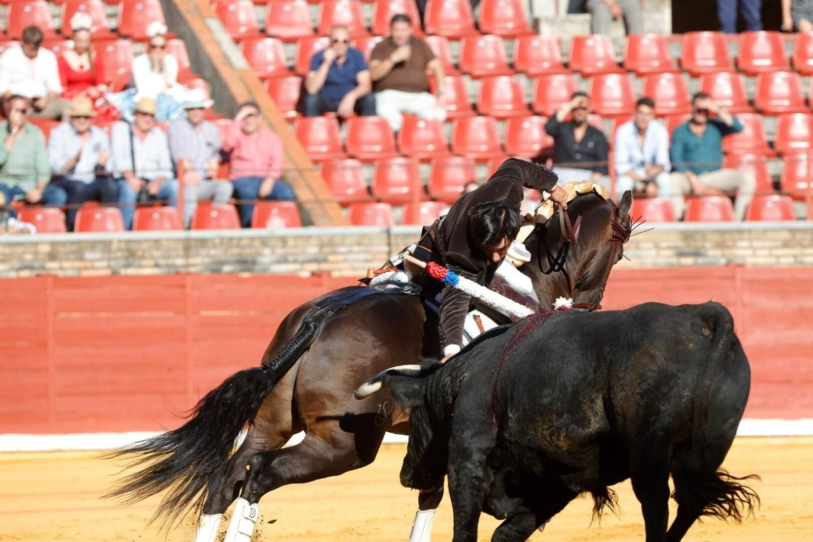 Las imágenes de la corrida de Ventura, Morante y Román en la Feria Taurina de Córdoba