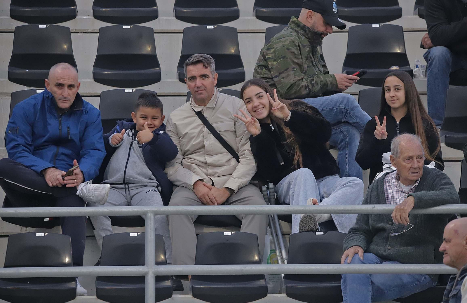 Búscate en el Ciudad de La Línea durante el Balona - Sevilla C