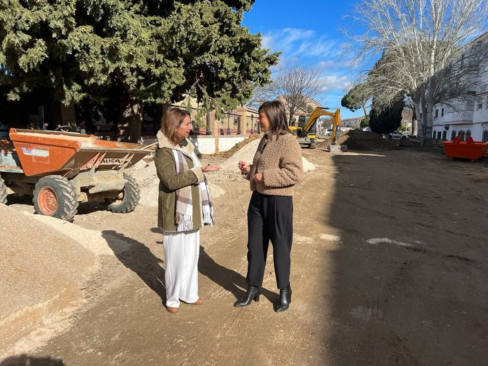 La alcaldesa de Ronda y la delegada municipal de Obras visitaron los trabajos.
