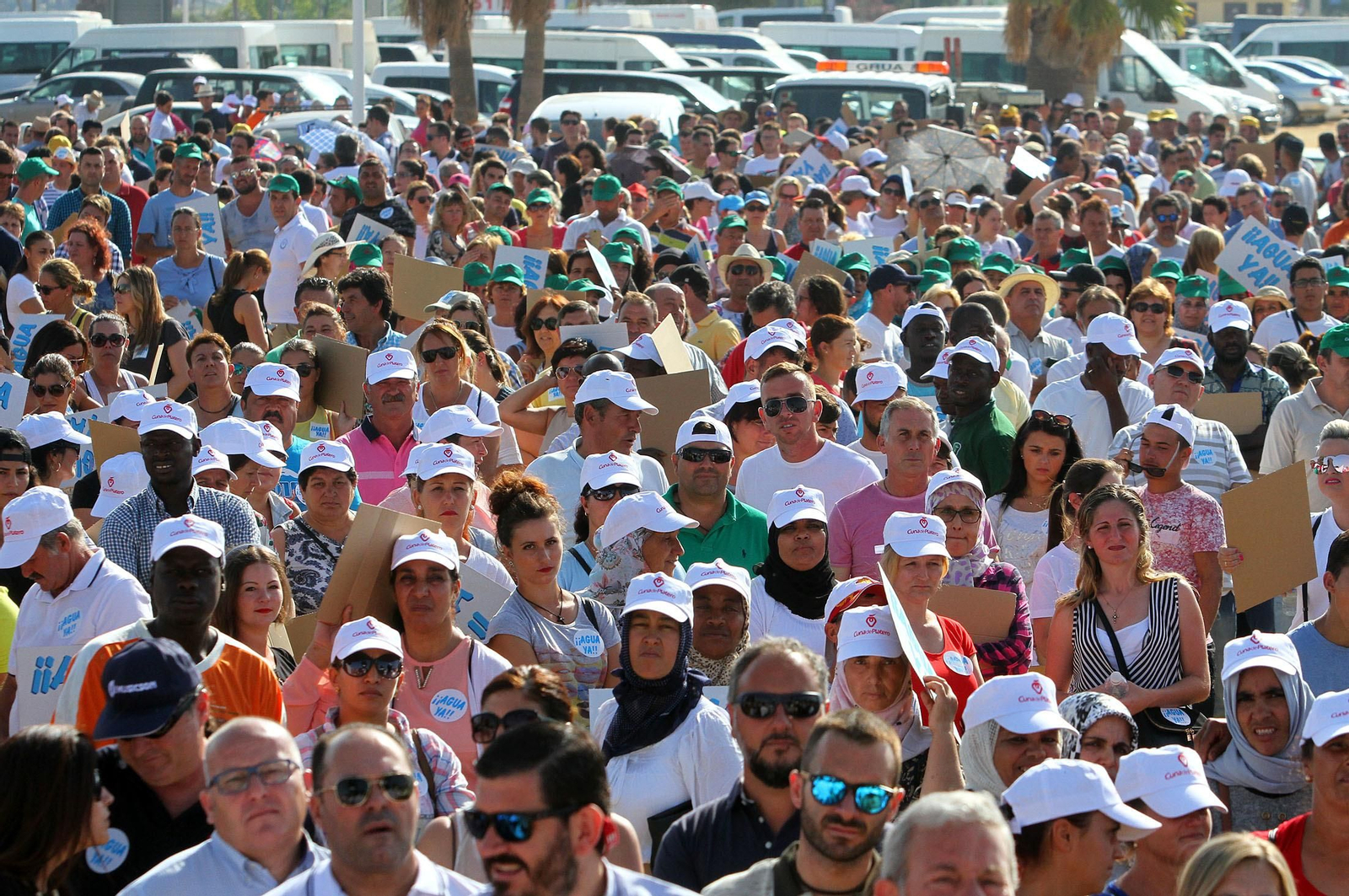 Imágenes de la manifestación para pedir agua y tierra para los regadíos del Condado.