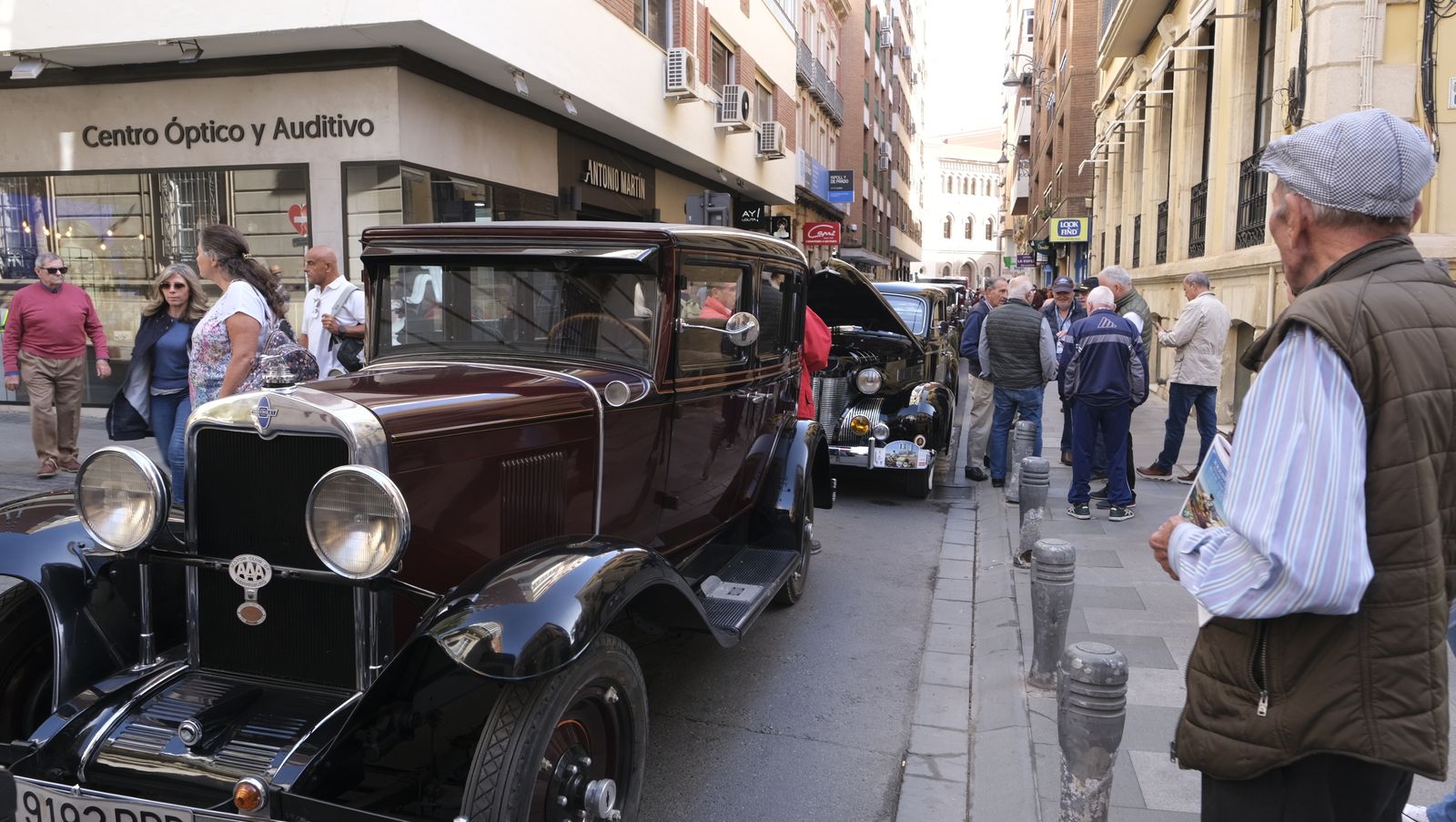 La 33 Ruta de Automóviles Antiguos toma las calles de Almería